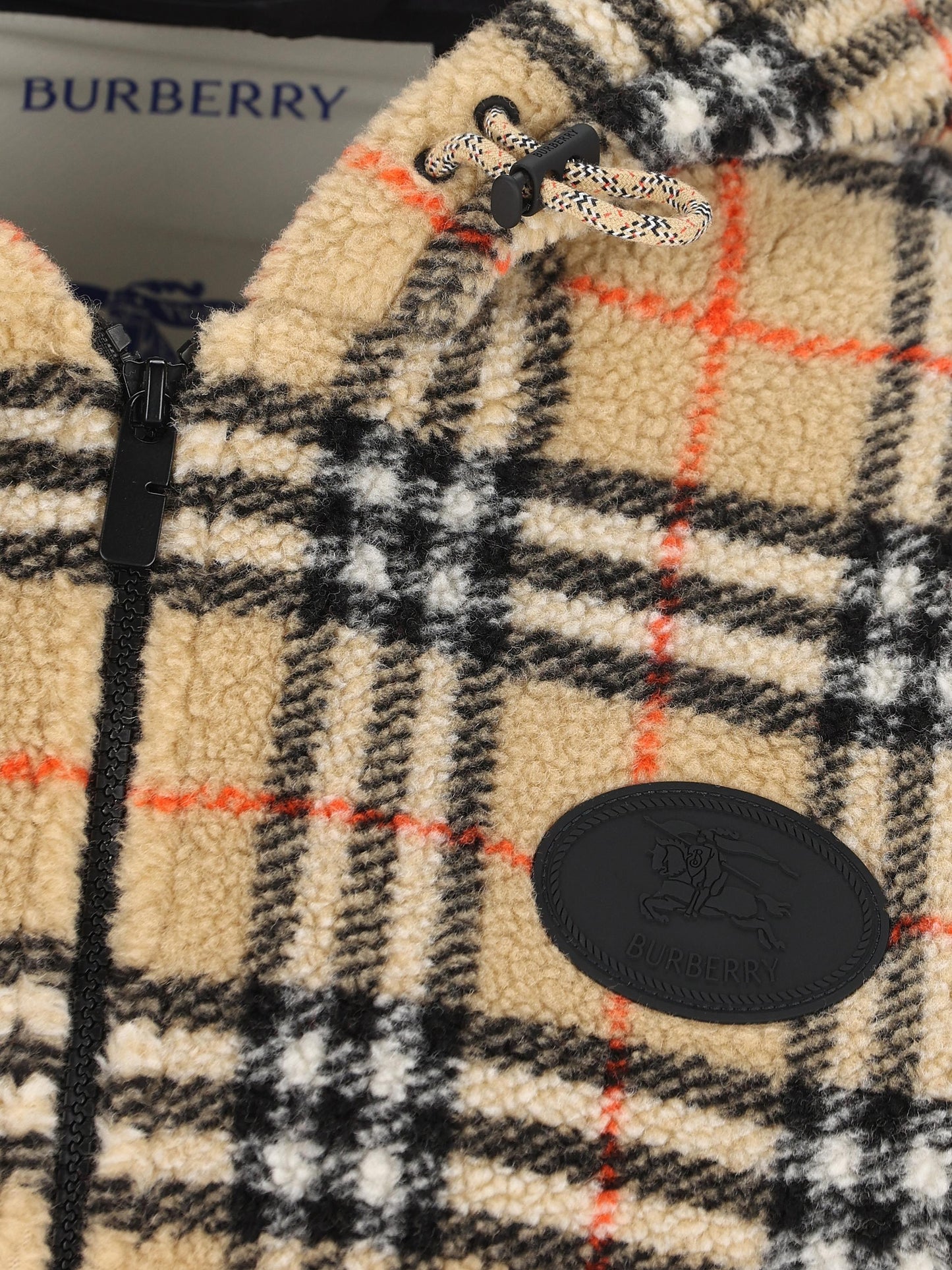 Giacca realizzata in misto lana. 8118929 B9368 BURBERRY 