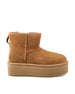Stivali Classic Mini con plateau in pelle scamosciata. 1134991 CHE UGG 