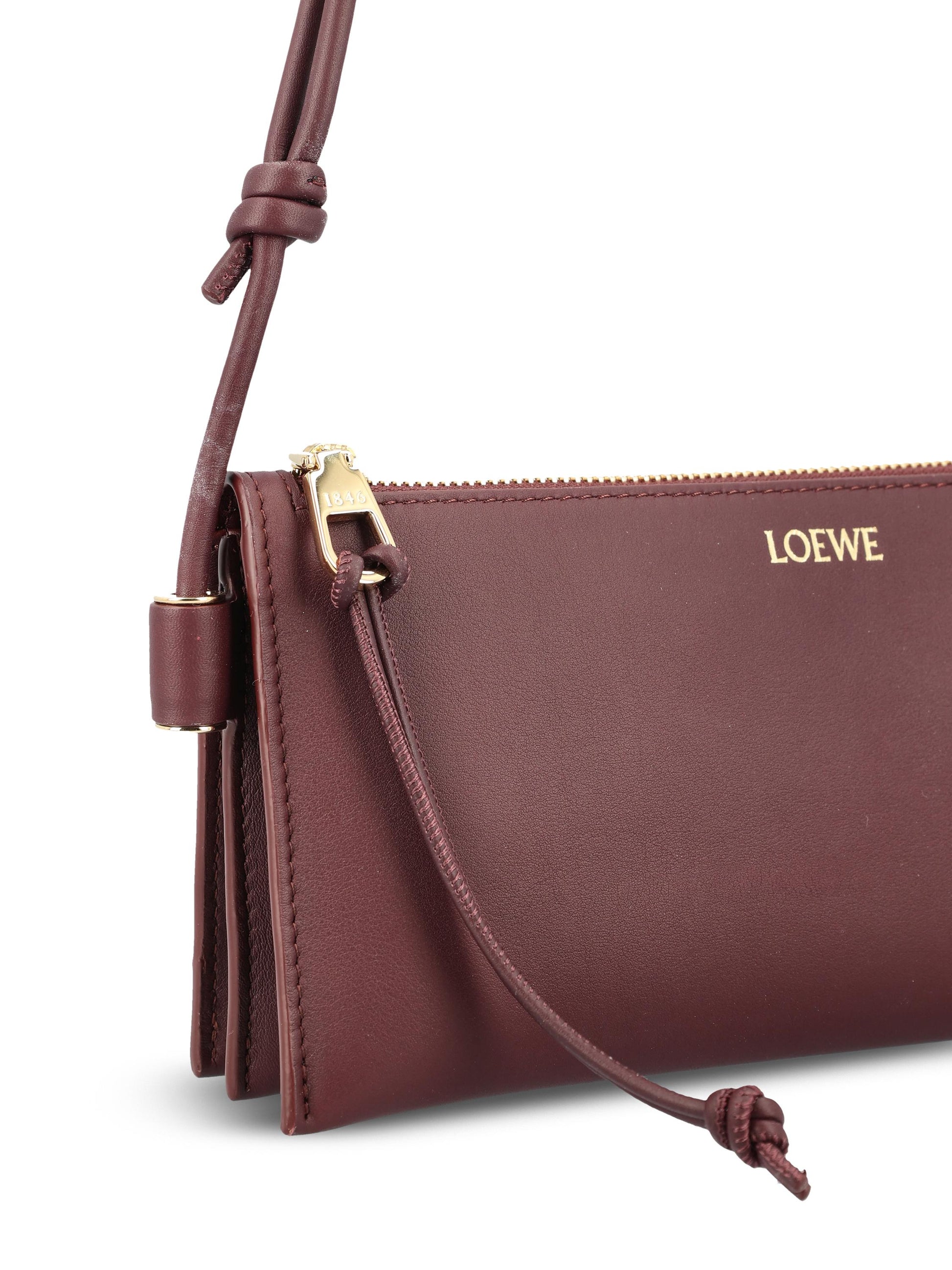 Marsupio realizzato in pelle di vitello. C630R10X03 7240 LOEWE 