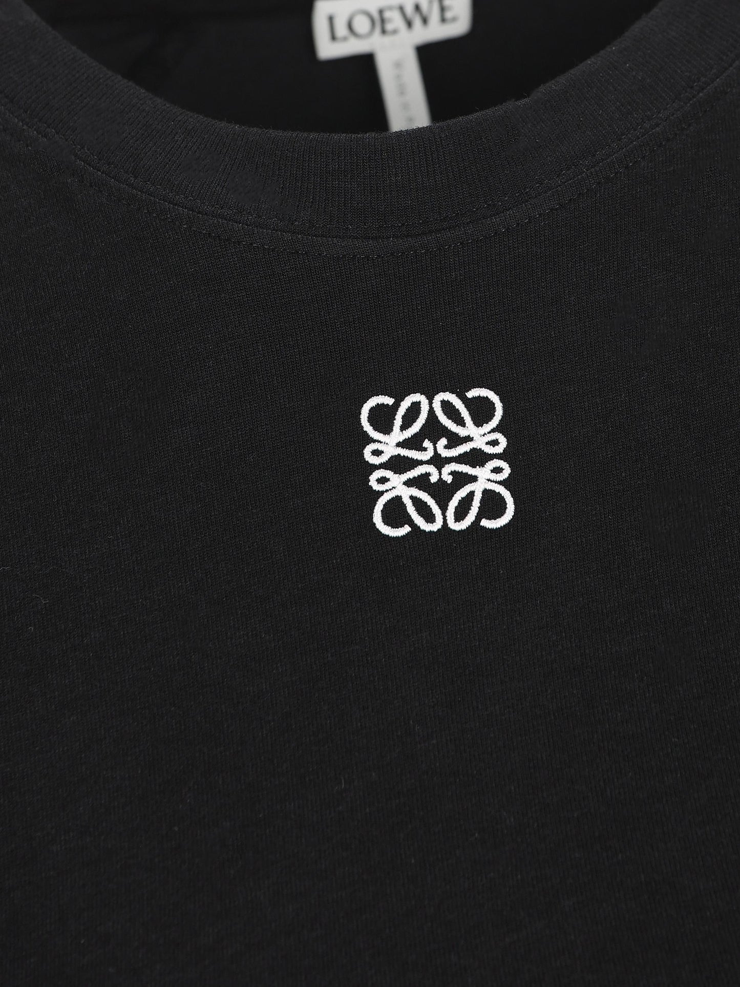 T-Shirt realizzata in cotone. S359Y22XA7 1100 LOEWE 