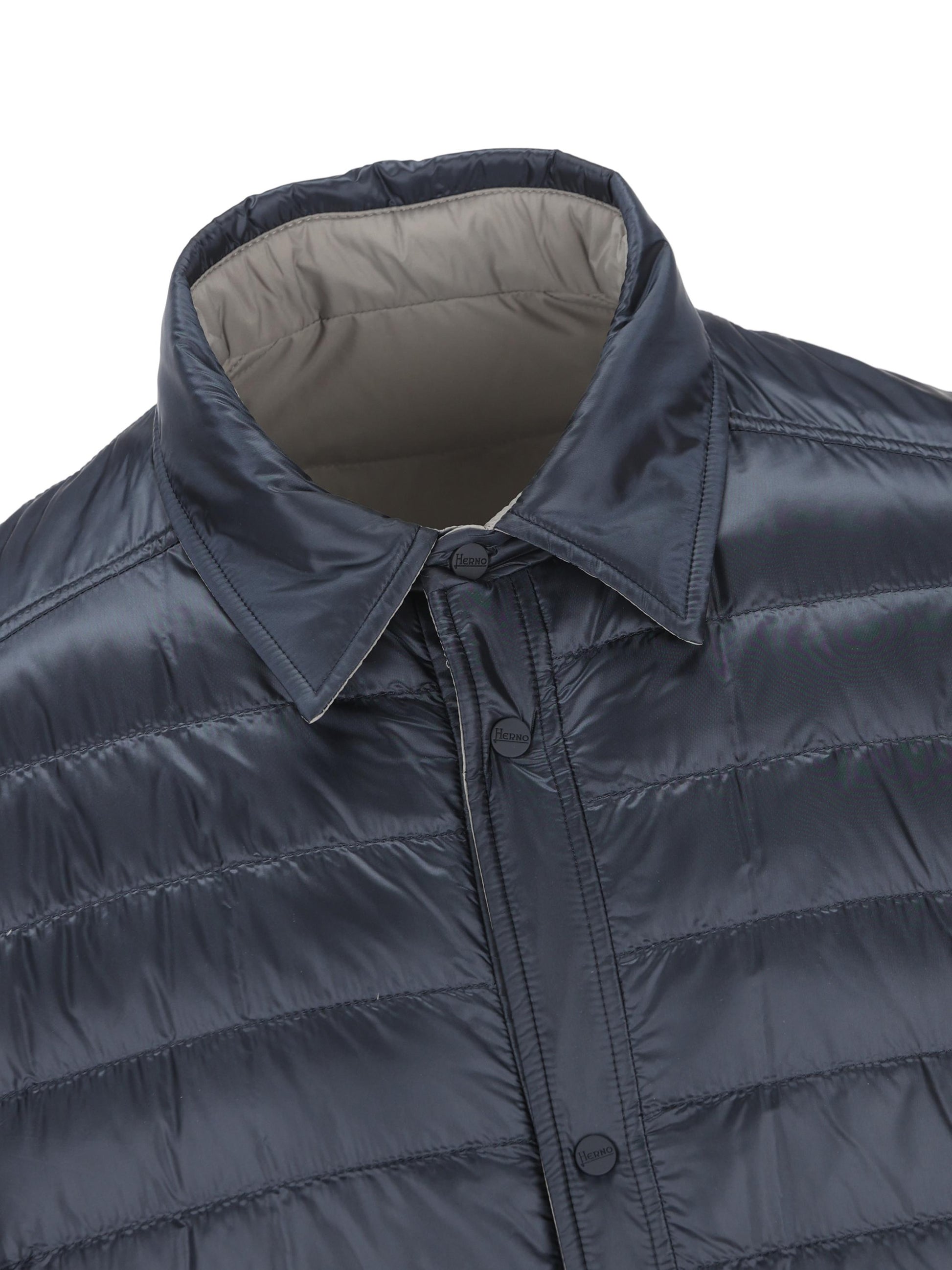 Piumino reversibile realizzato in poliammide. PI001321U 12020Z9294 HERNO 