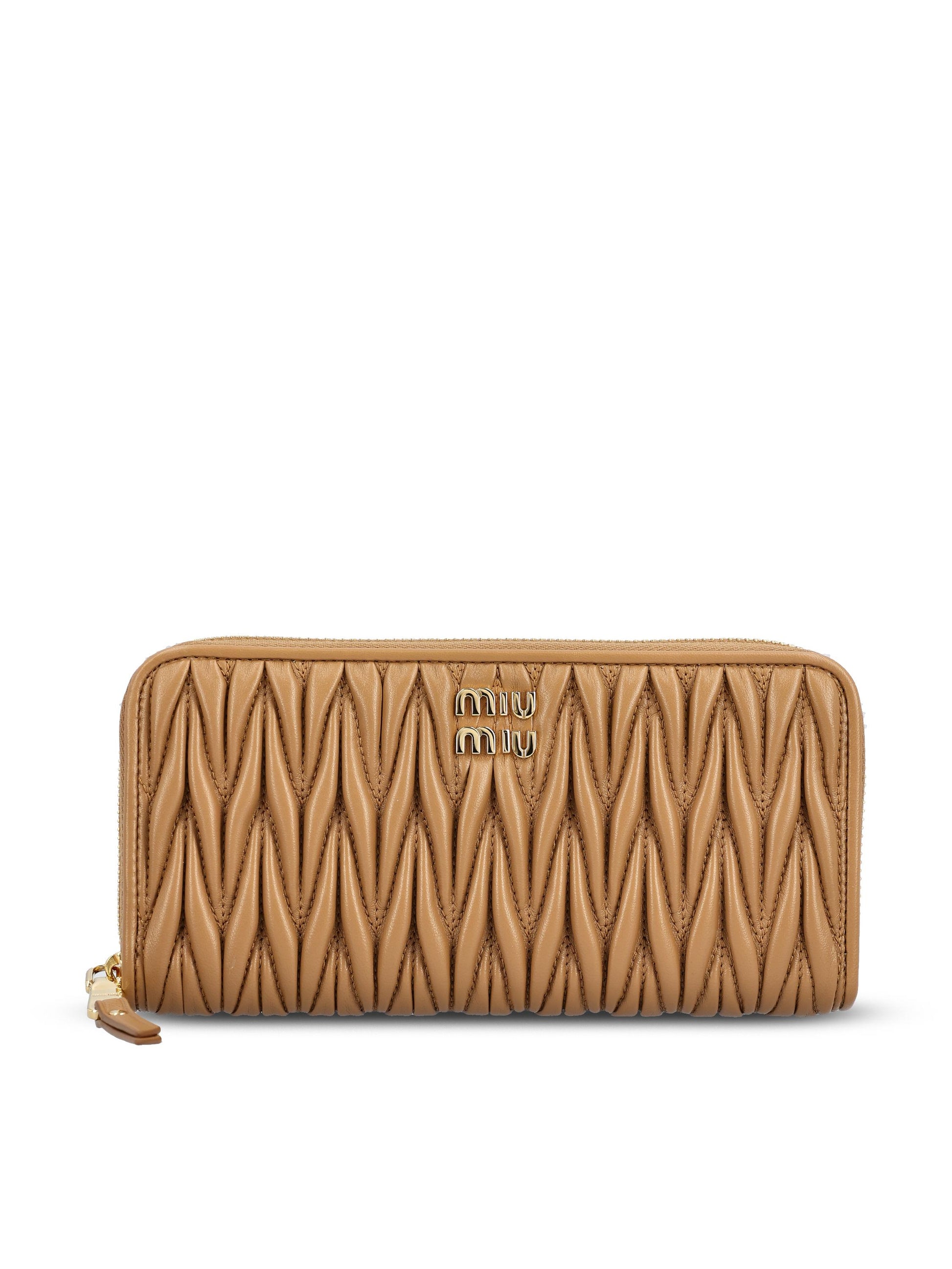 Portafoglio realizzato in pelle. 5ML506 AFPPF098L MIU MIU 