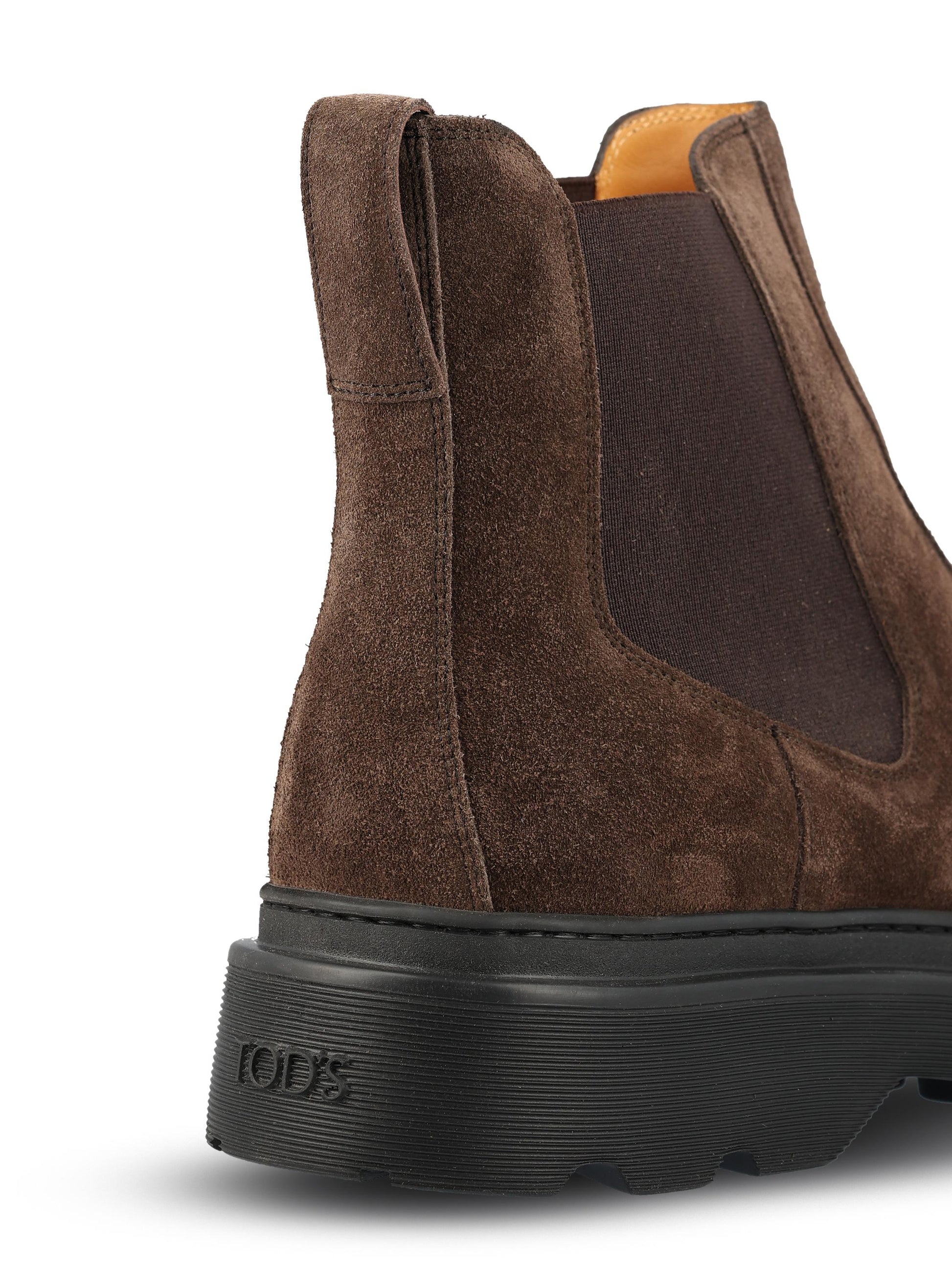 Stivaletti in pelle scamosciata. XXM24L0IR30RE0 9999 TOD'S 