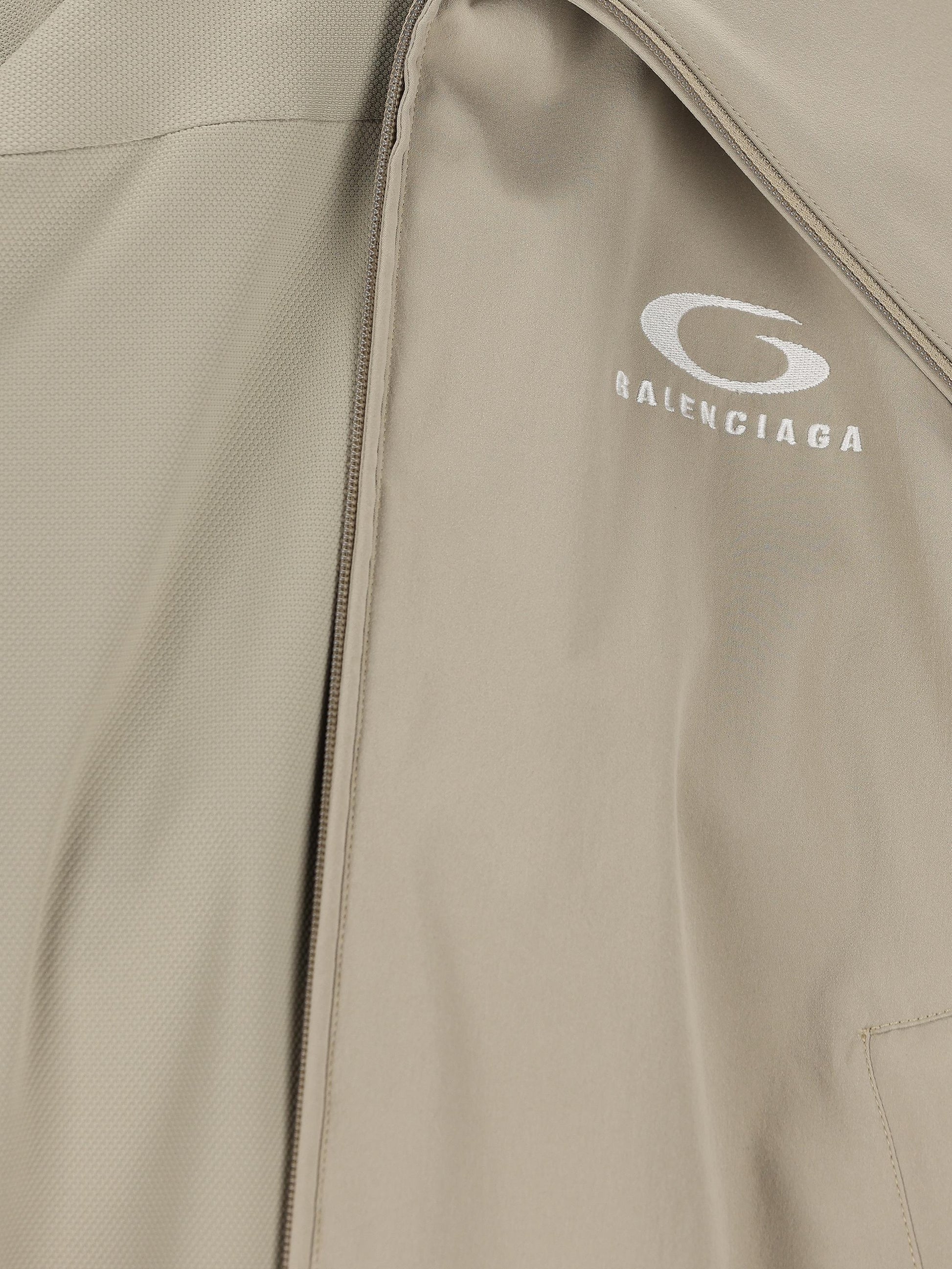 Giacca realizzata in poliestere. 857673 TRO319577 BALENCIAGA 