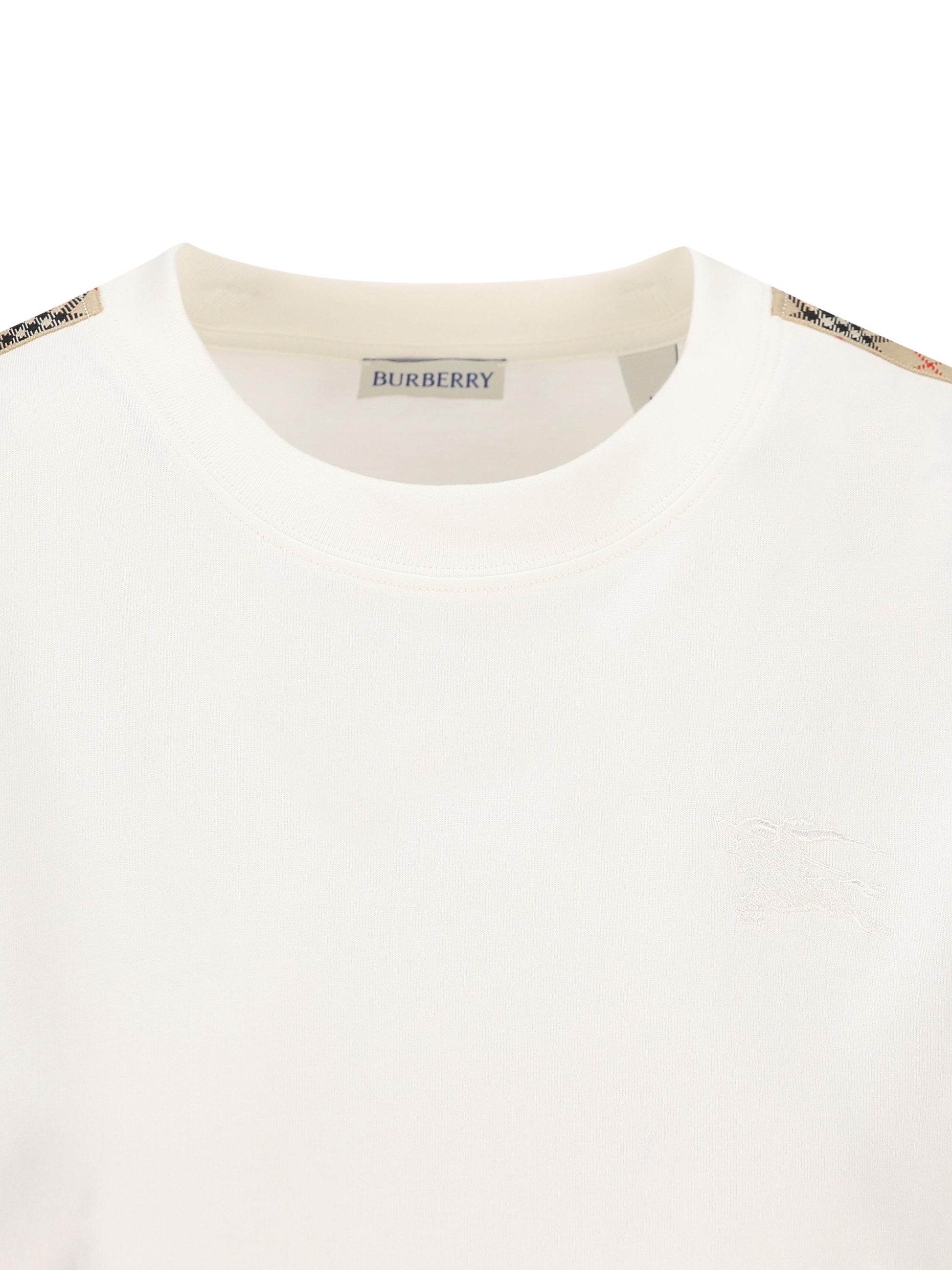 T-Shirt realizzata in cotone. 8106280 B8764 BURBERRY 