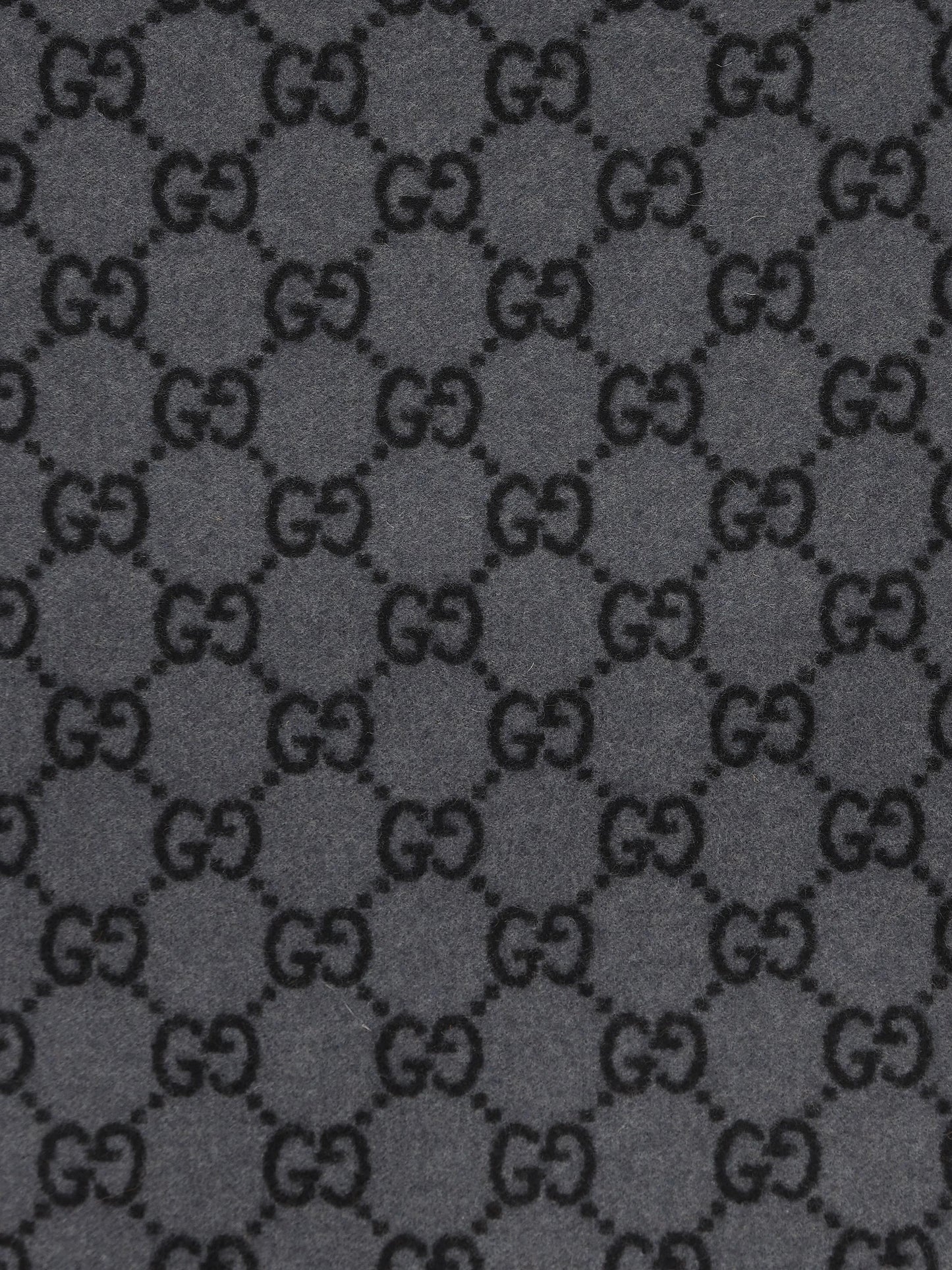 Sciarpa realizzata in cashmere. 812317 4GABX1260 GUCCI 