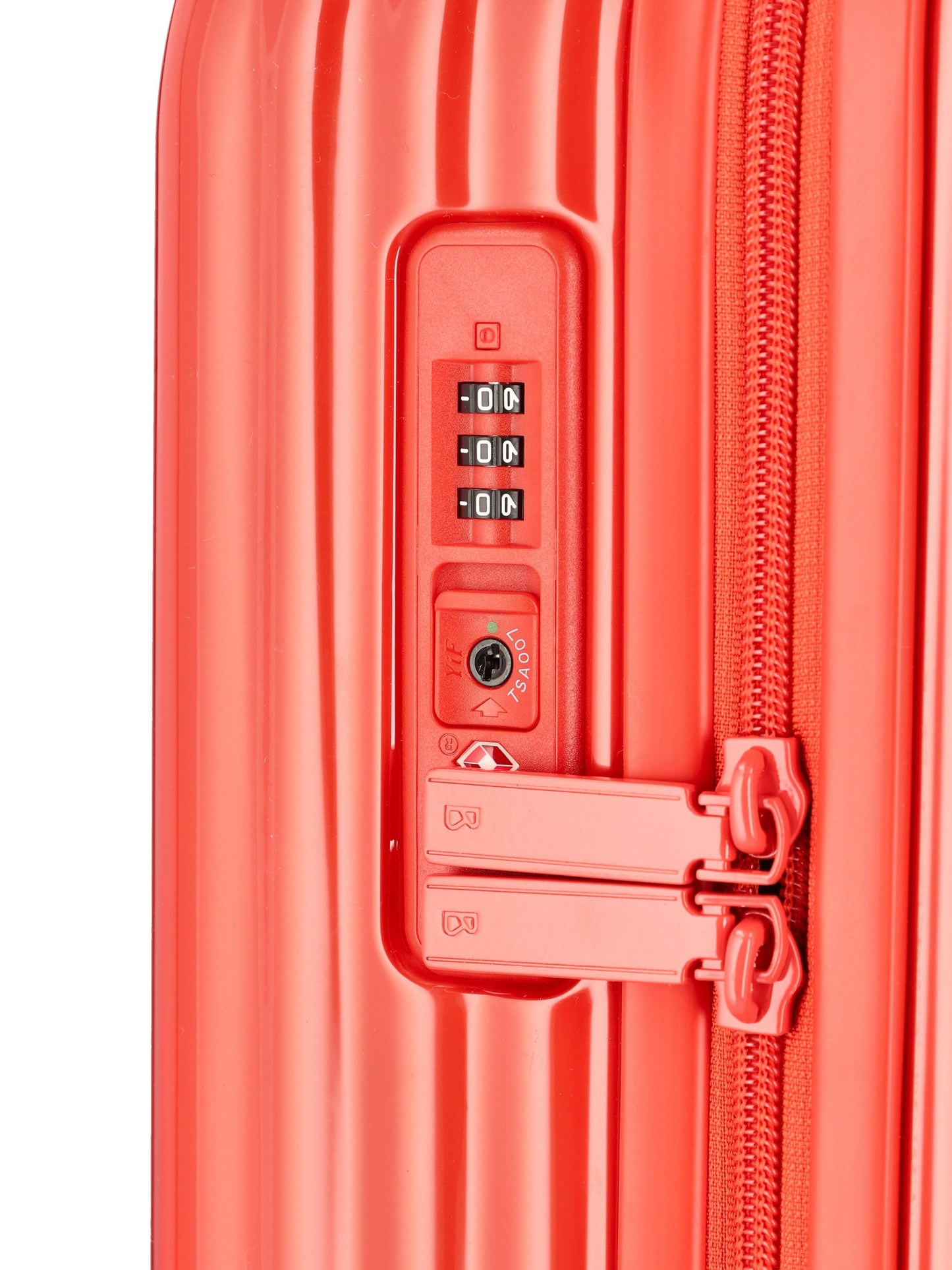 Valigia realizzata in policarbonato. 4190001387 300 BOGNER 