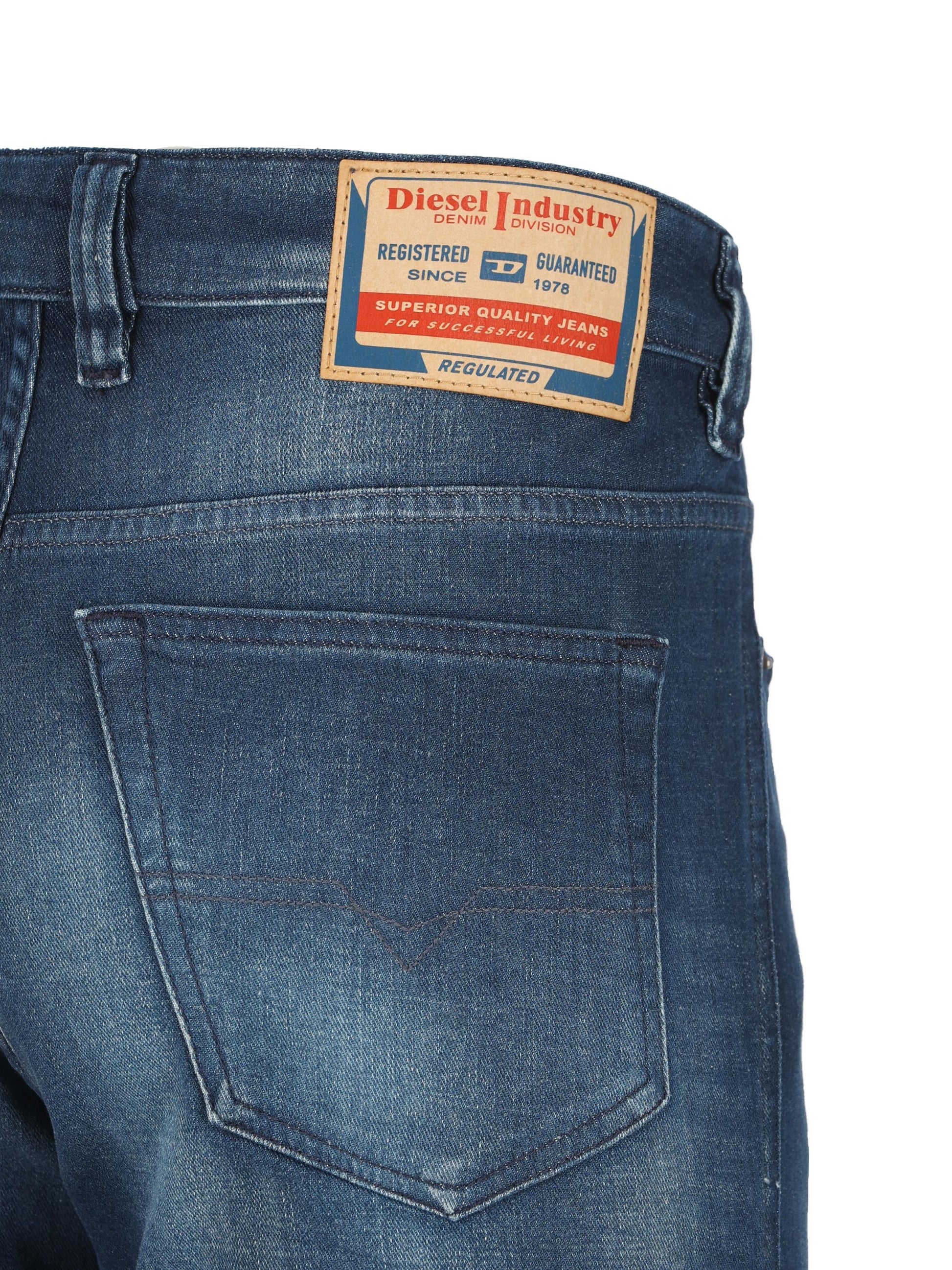 Jeans realizzati in cotone. A15797 0ADBQ01 DIESEL 