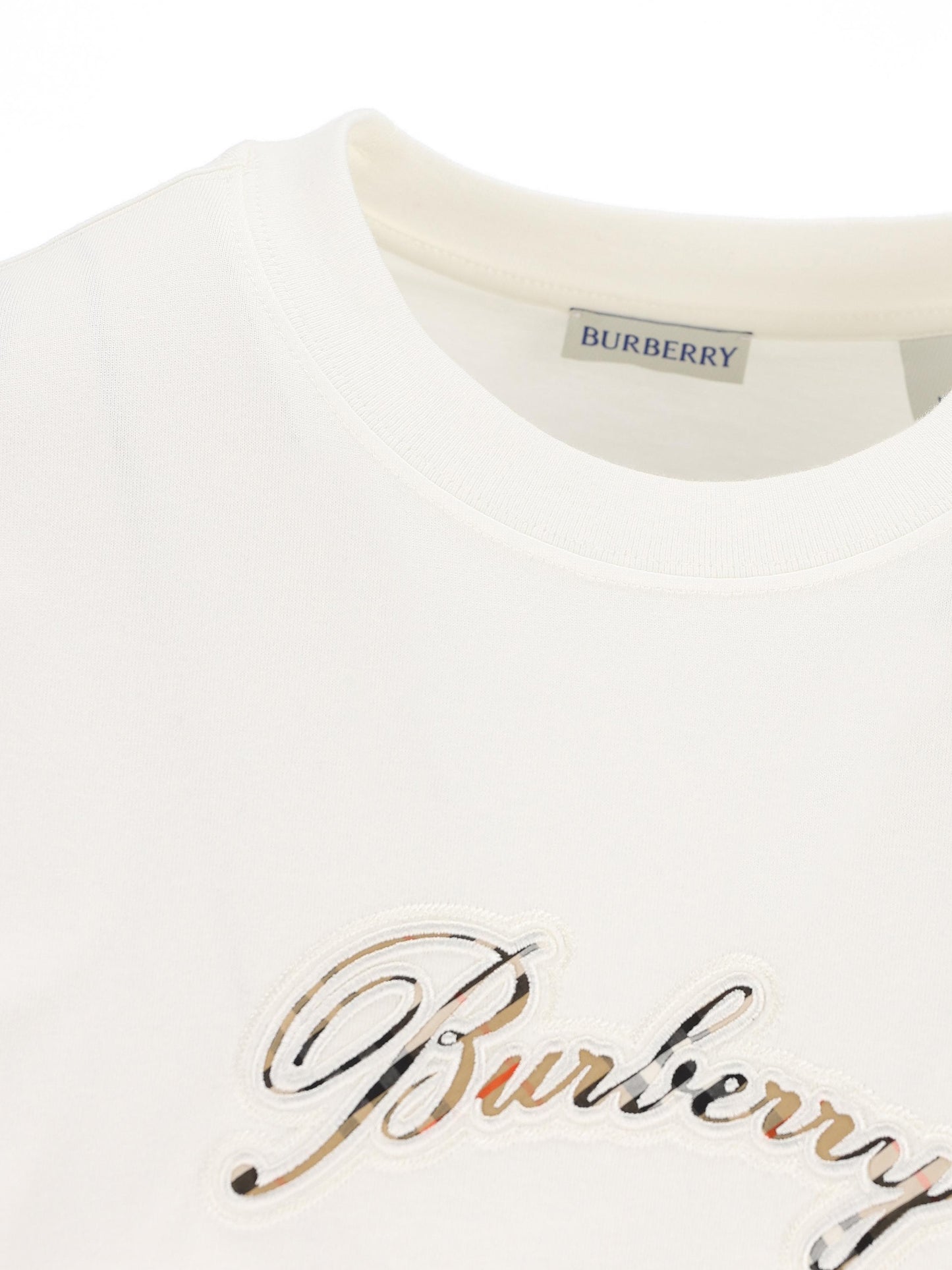 T-Shirt realizzata in cotone. 8118971 B7078 BURBERRY 