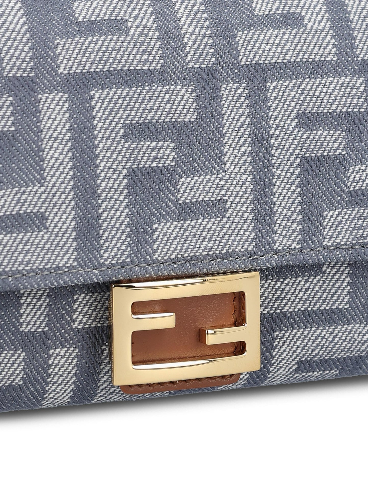 Portafoglio realizzato in tessuto jacquard. 8M0365 AUT4F1SXQ FENDI 