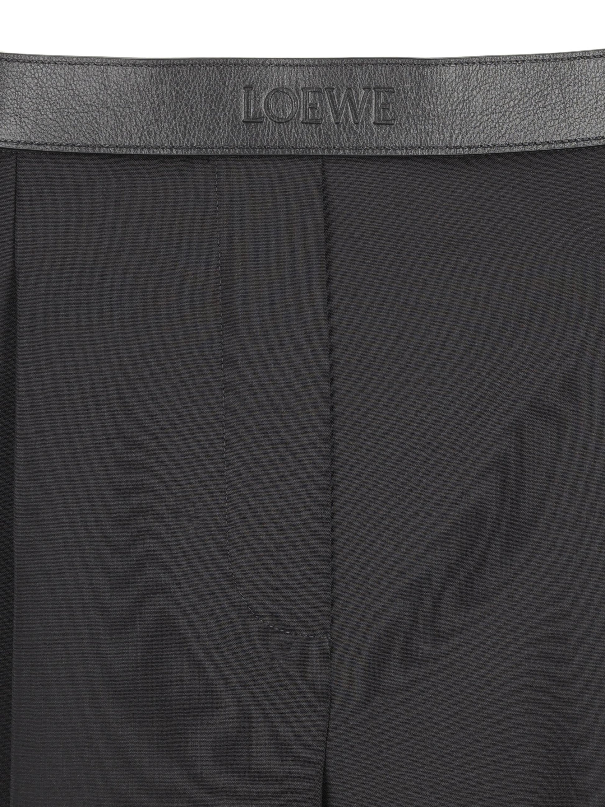 Pantaloni realizzati in lana. S359Y04XI2 1100 LOEWE 