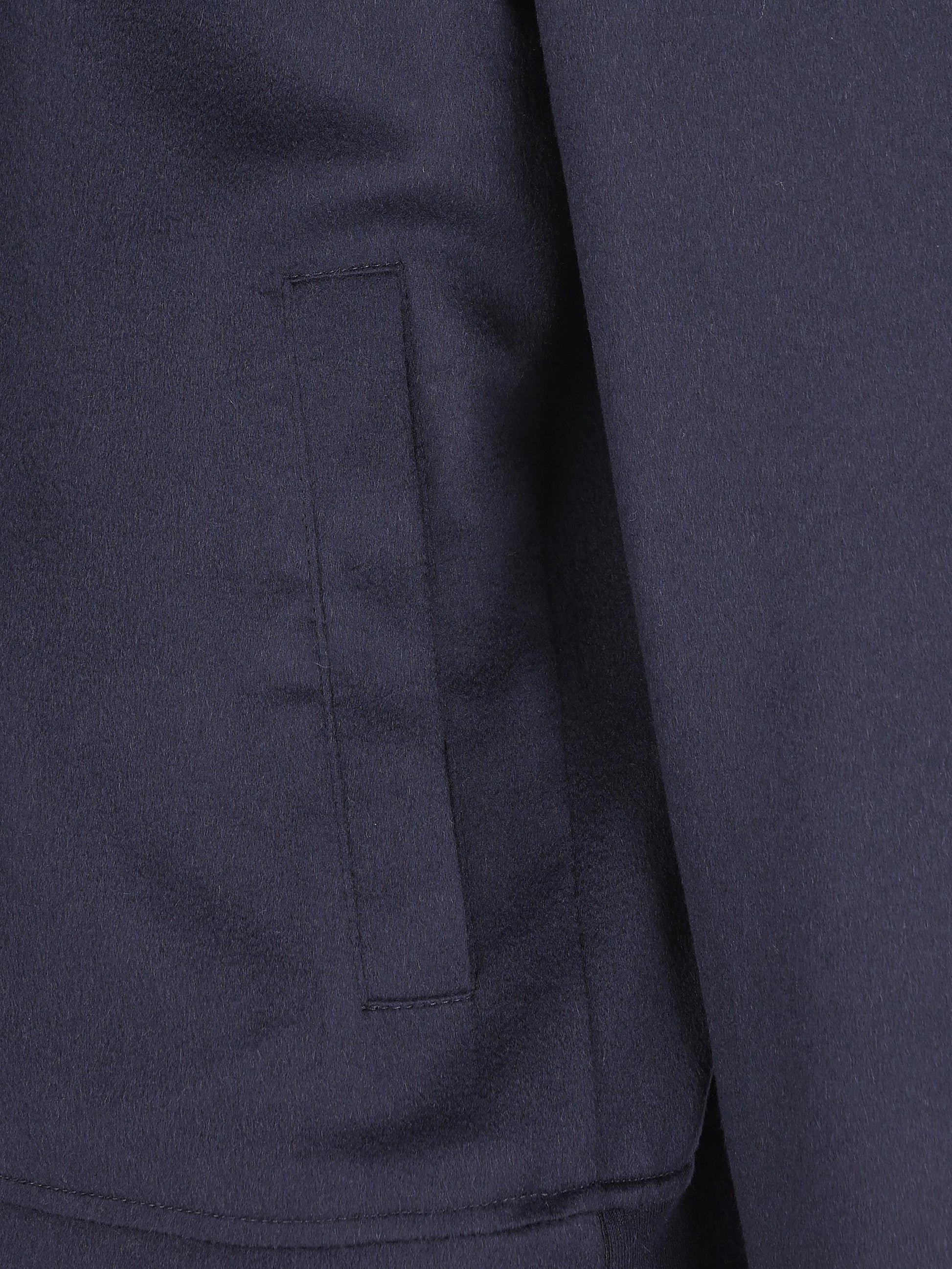 Bomber realizzato in cashmere. MV4216550 CU926 BRUNELLO CUCINELLI 