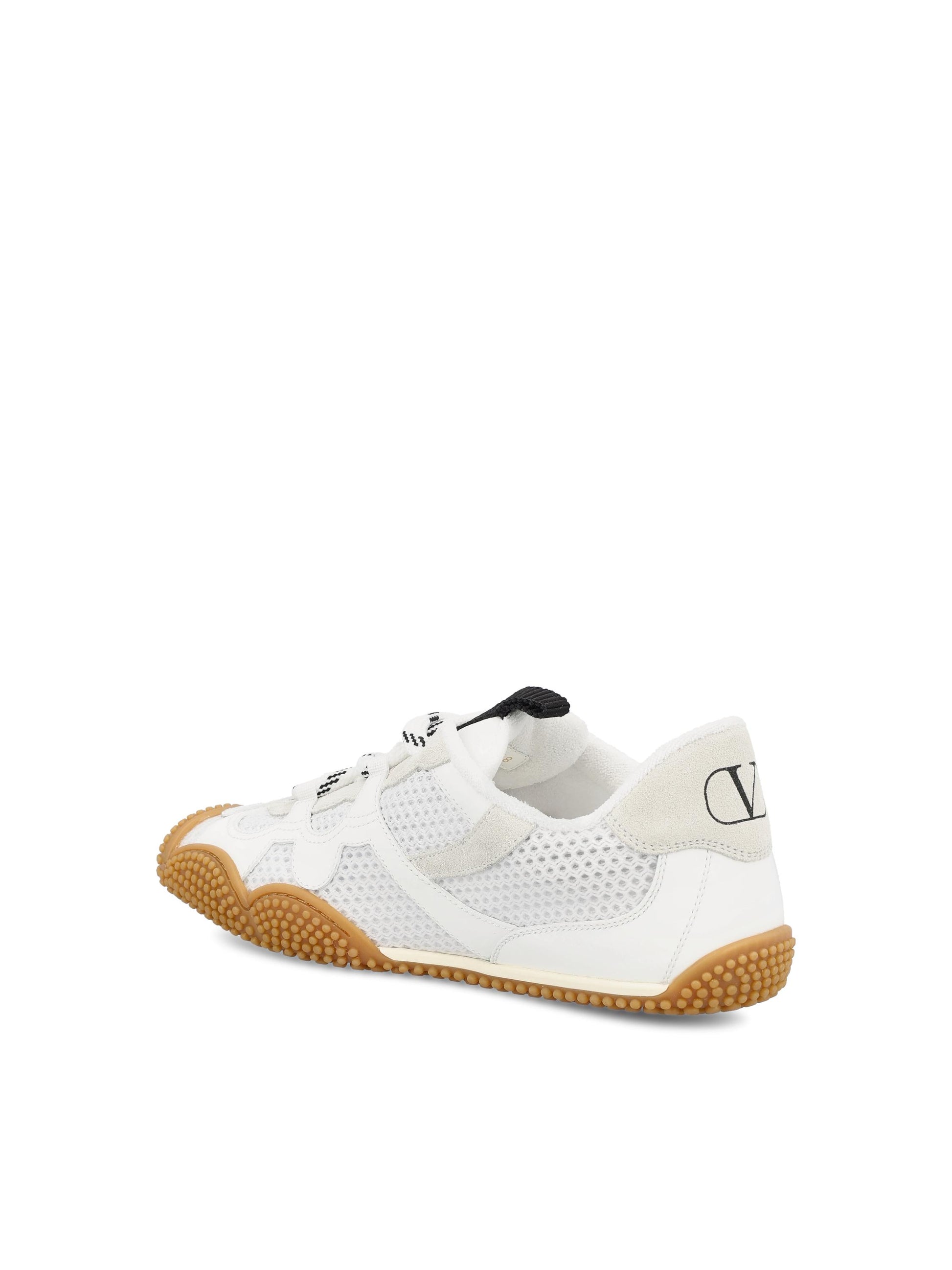 Sneakers realizzate in pelle di vitello gommato. 8W2S0NB8SDV 9NX VALENTINO GARAVANI 