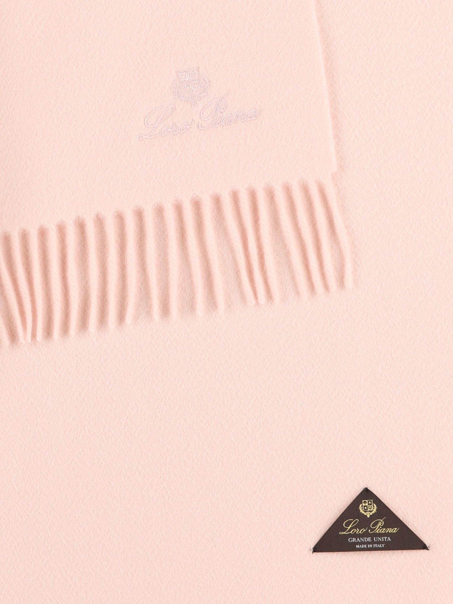 Sciarpa in cashmere. FAO3766 3772 LORO PIANA 