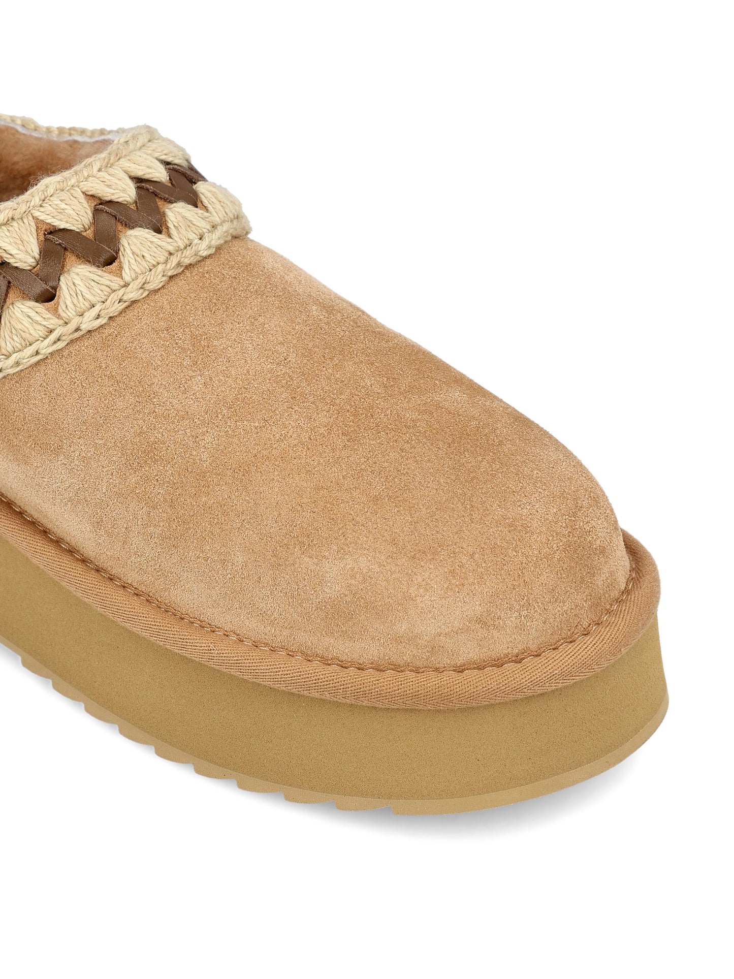 Sabot realizzati in camoscio. FW681009A SAV MOU 