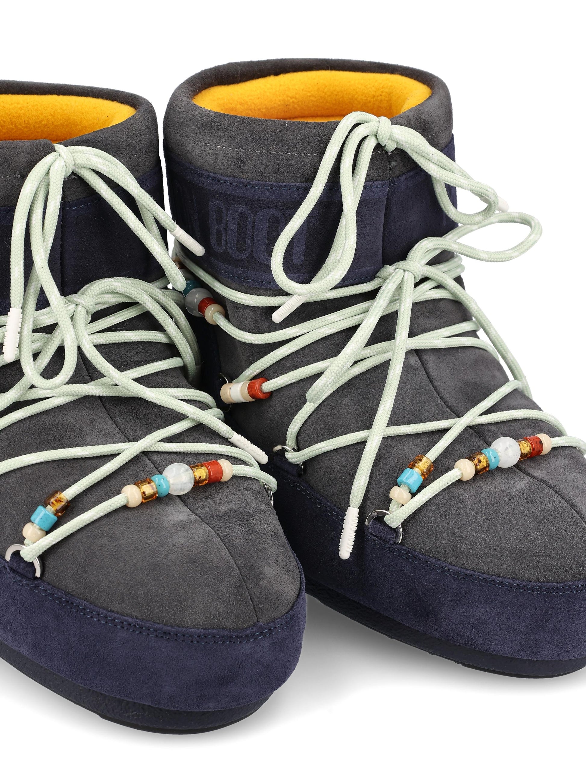 Stivale realizzato in pelle scamosciata. 80D1409730 FH02 MOON BOOT - GUEST IN RESIDENCE 