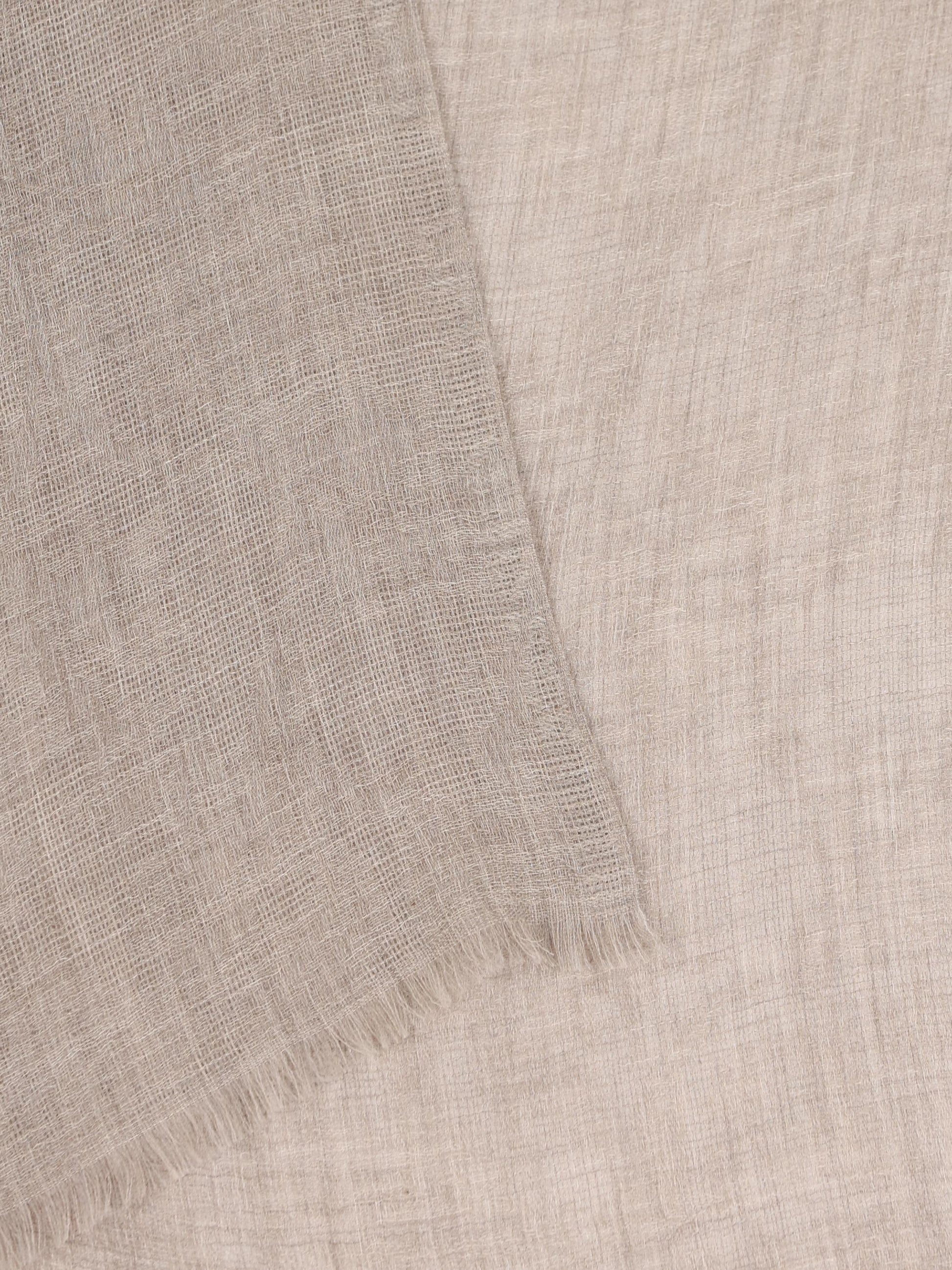 Stola realizzata in cashmere. FAQ0607 M0XQ LORO PIANA 