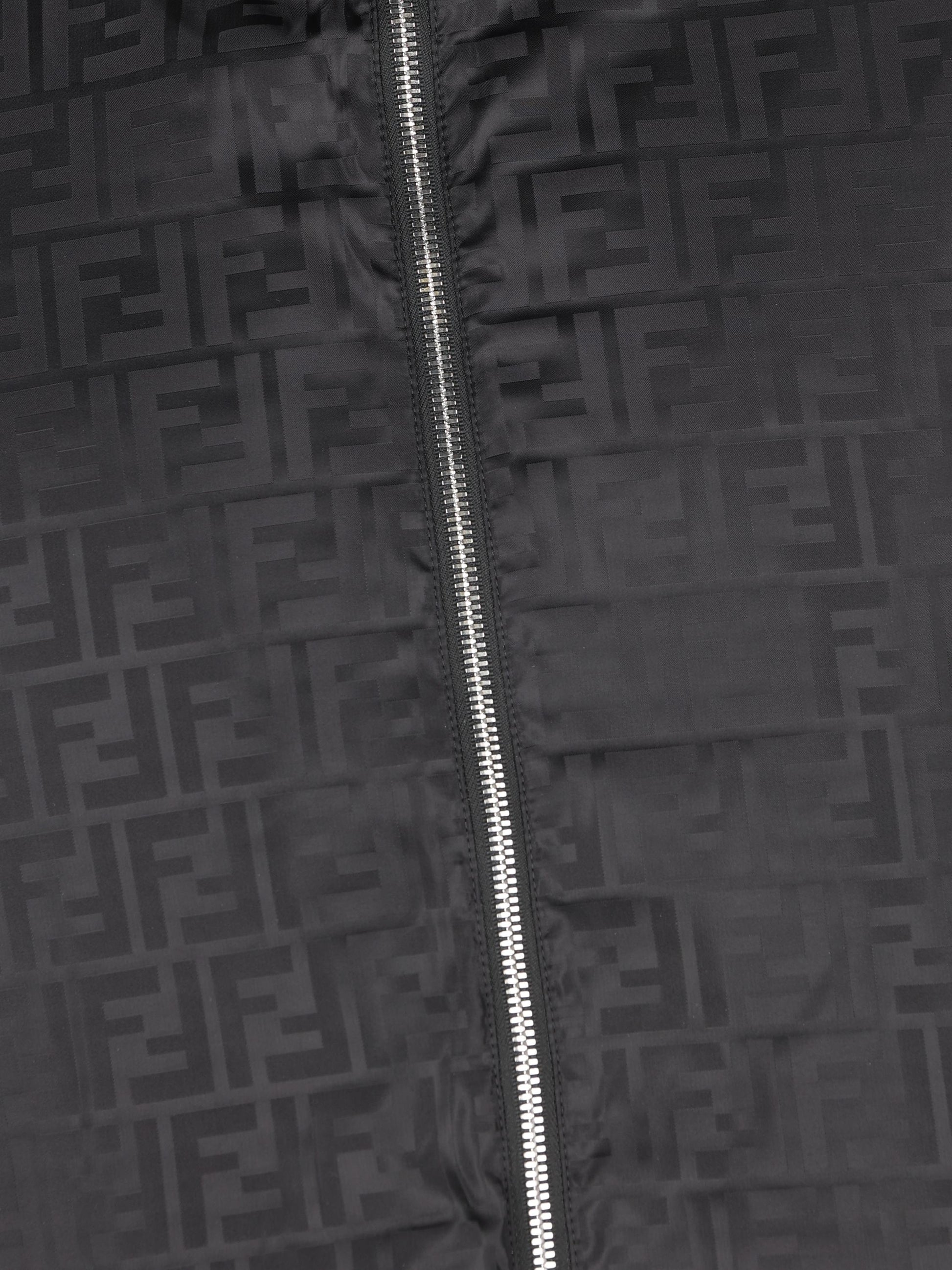 Gilet realizzato in pelliccia di visone. FMH064 AS9VF0GME FENDI 