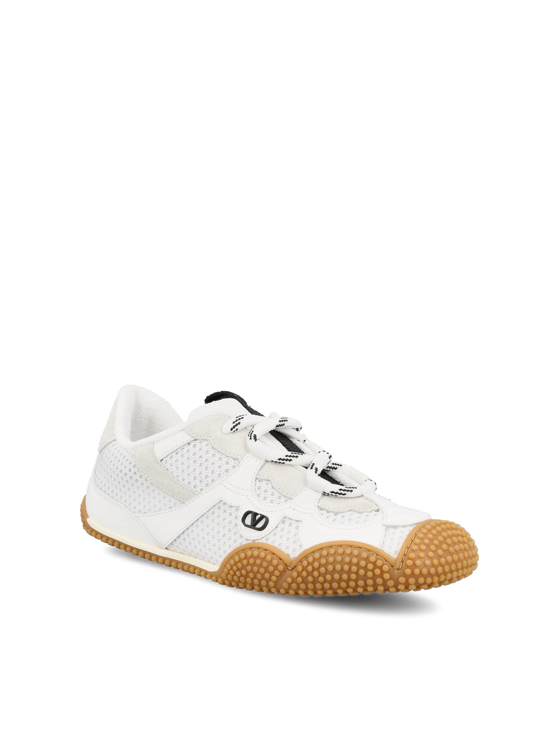 Sneakers realizzate in pelle di vitello gommato. 8W2S0NB8SDV 9NX VALENTINO GARAVANI 