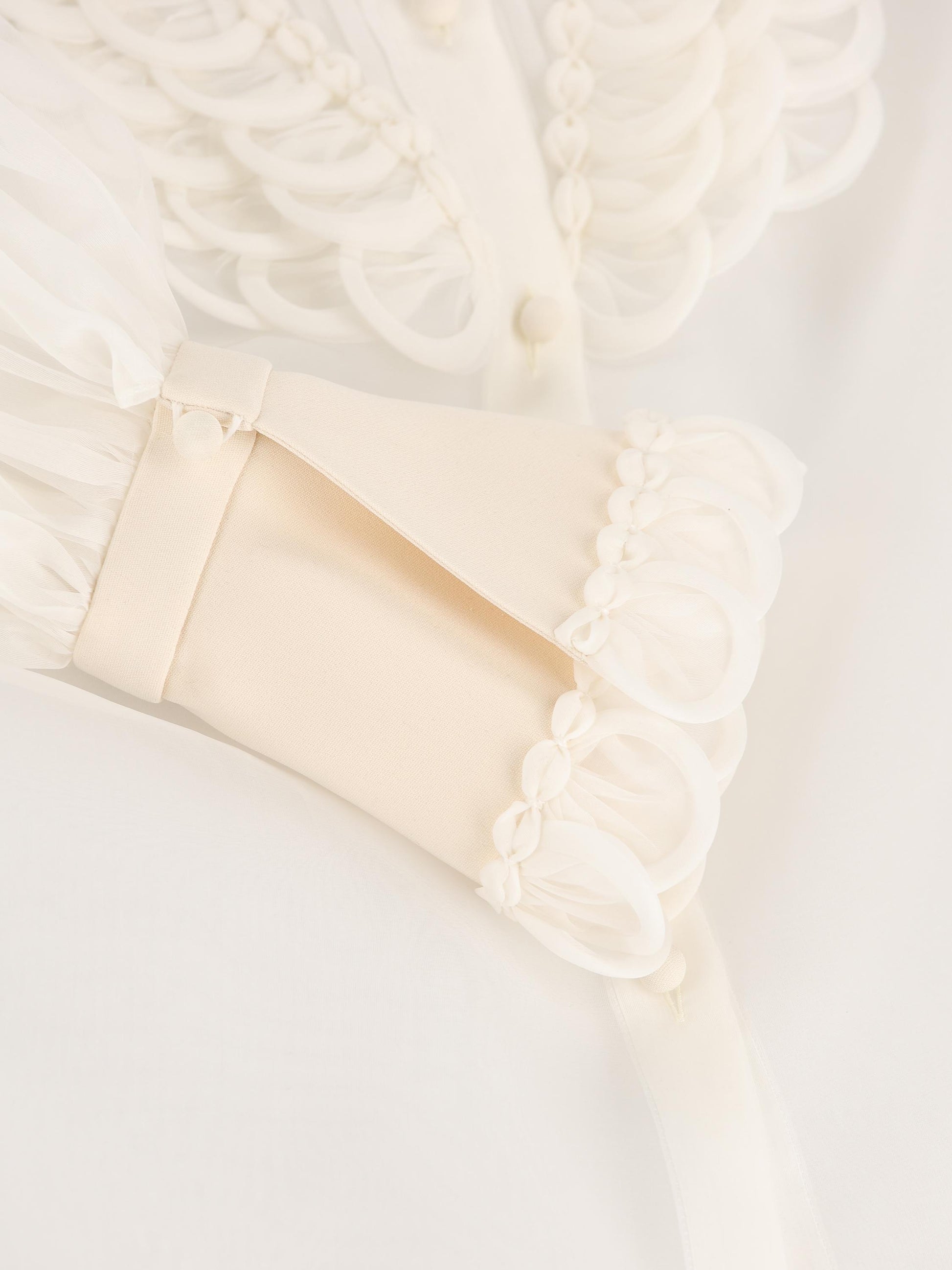 Camicia realizzata in seta. 8B0AB8B61C8 AD6 VALENTINO GARAVANI 