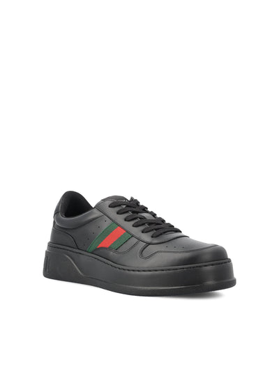 Sneakers realizzate in pelle. 848317 UPG401072 GUCCI 