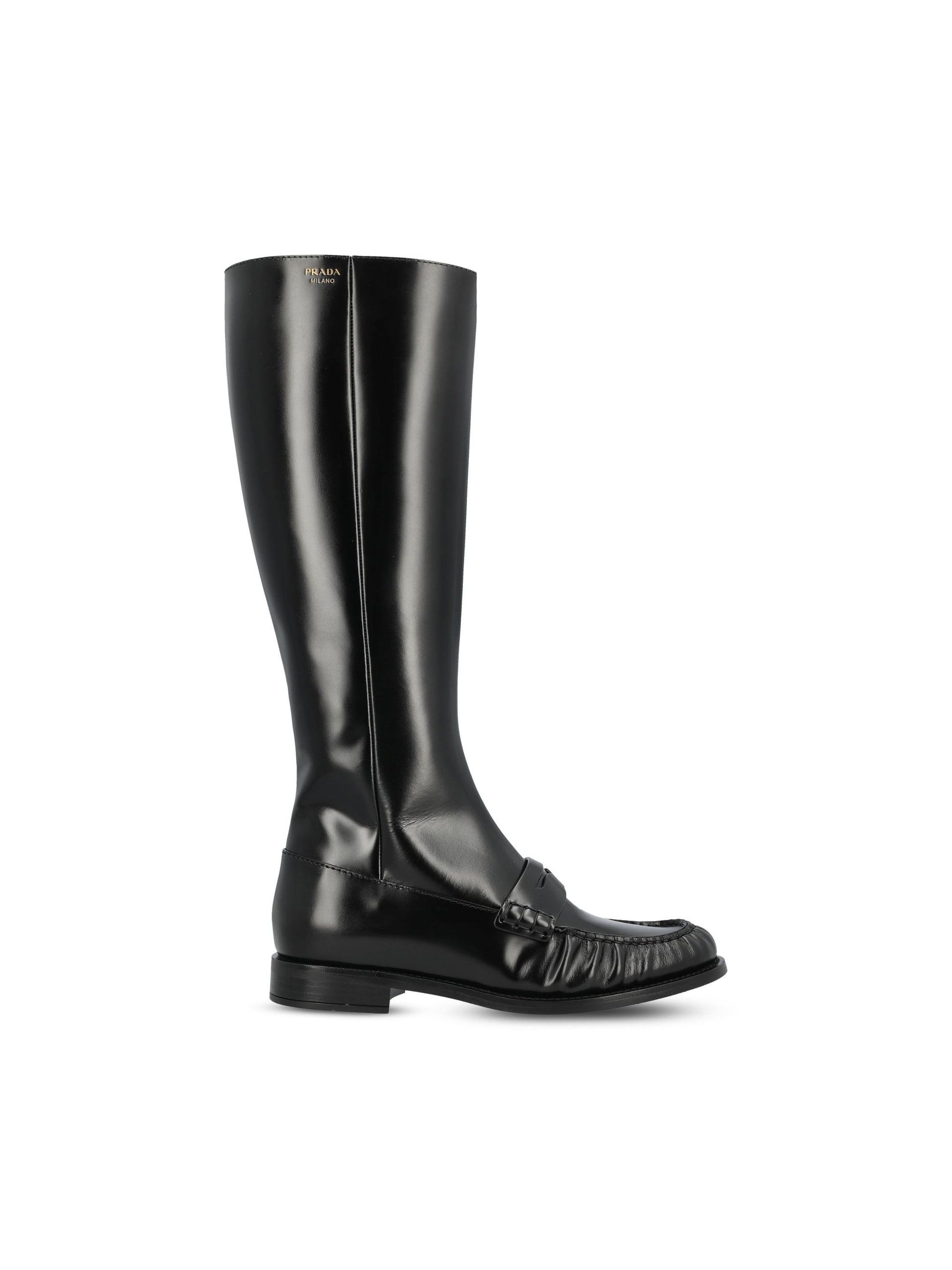 Stivali realizzati in pelle di vitello. 1W201O P39F0002 PRADA 