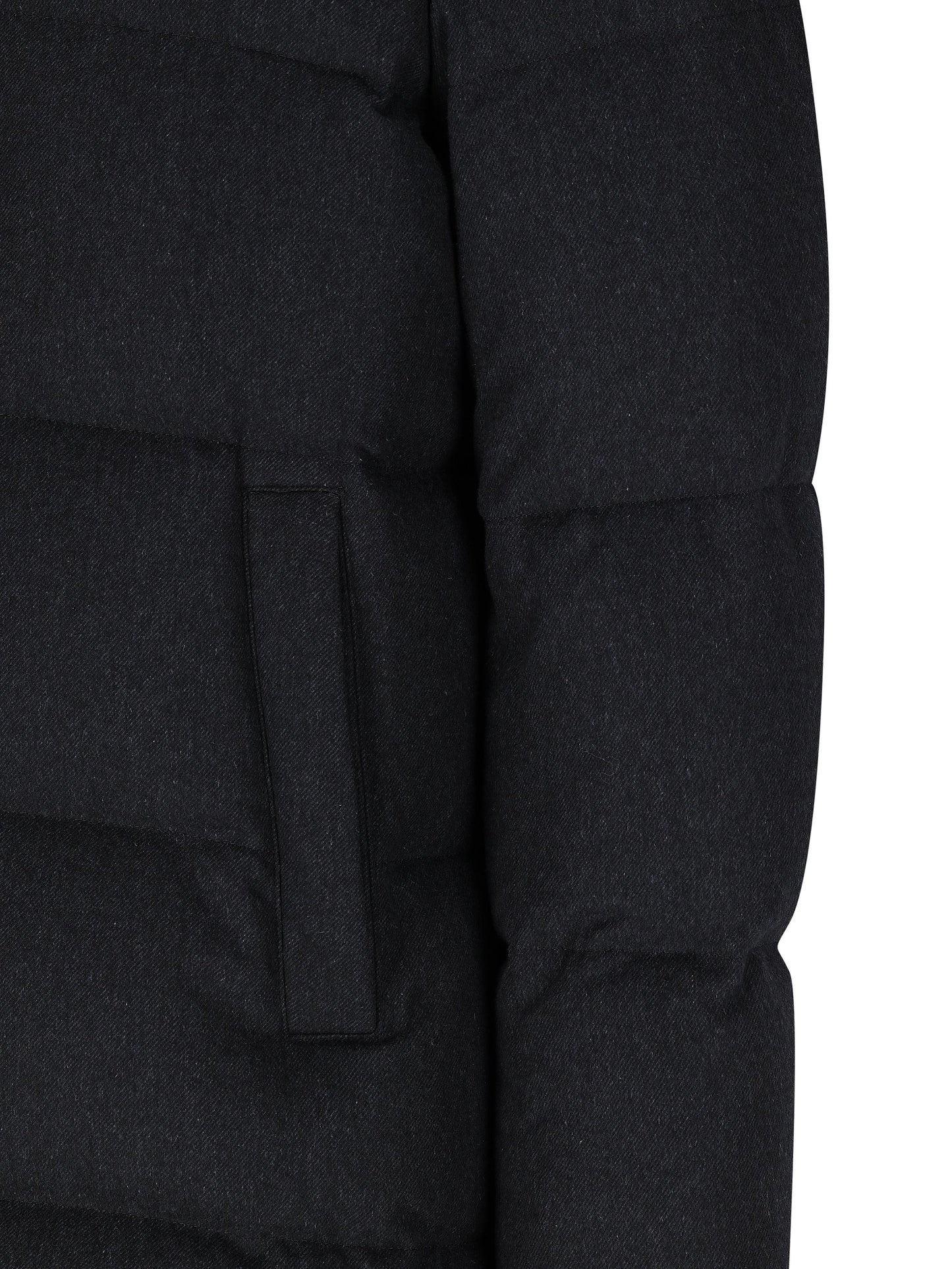 Piumino realizzato in seta e cashmere. PI001143U 380879200 HERNO 