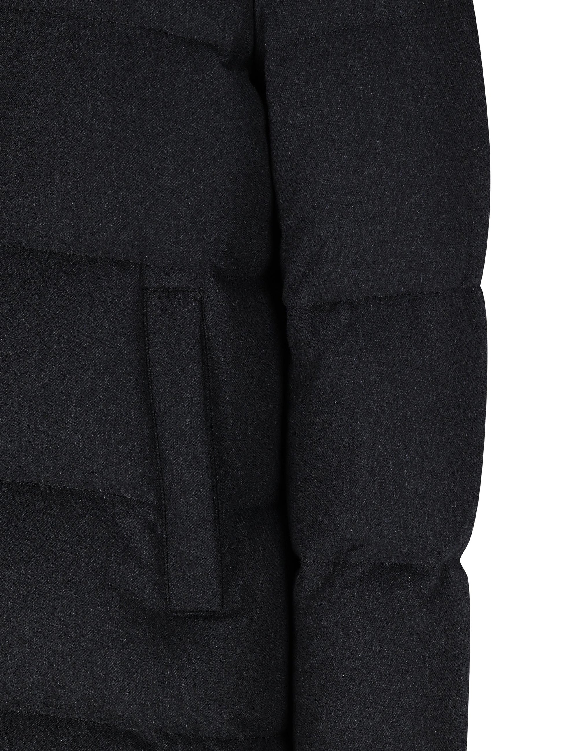 Piumino realizzato in seta e cashmere. PI001143U 380879200 HERNO 