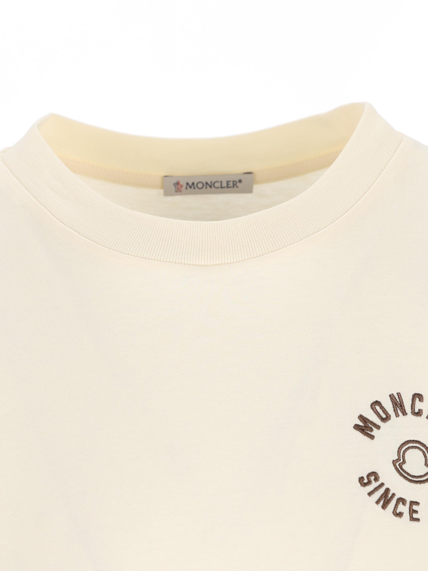 T-shirt realizzata in cotone. W8C00030 89AUO034 MONCLER 