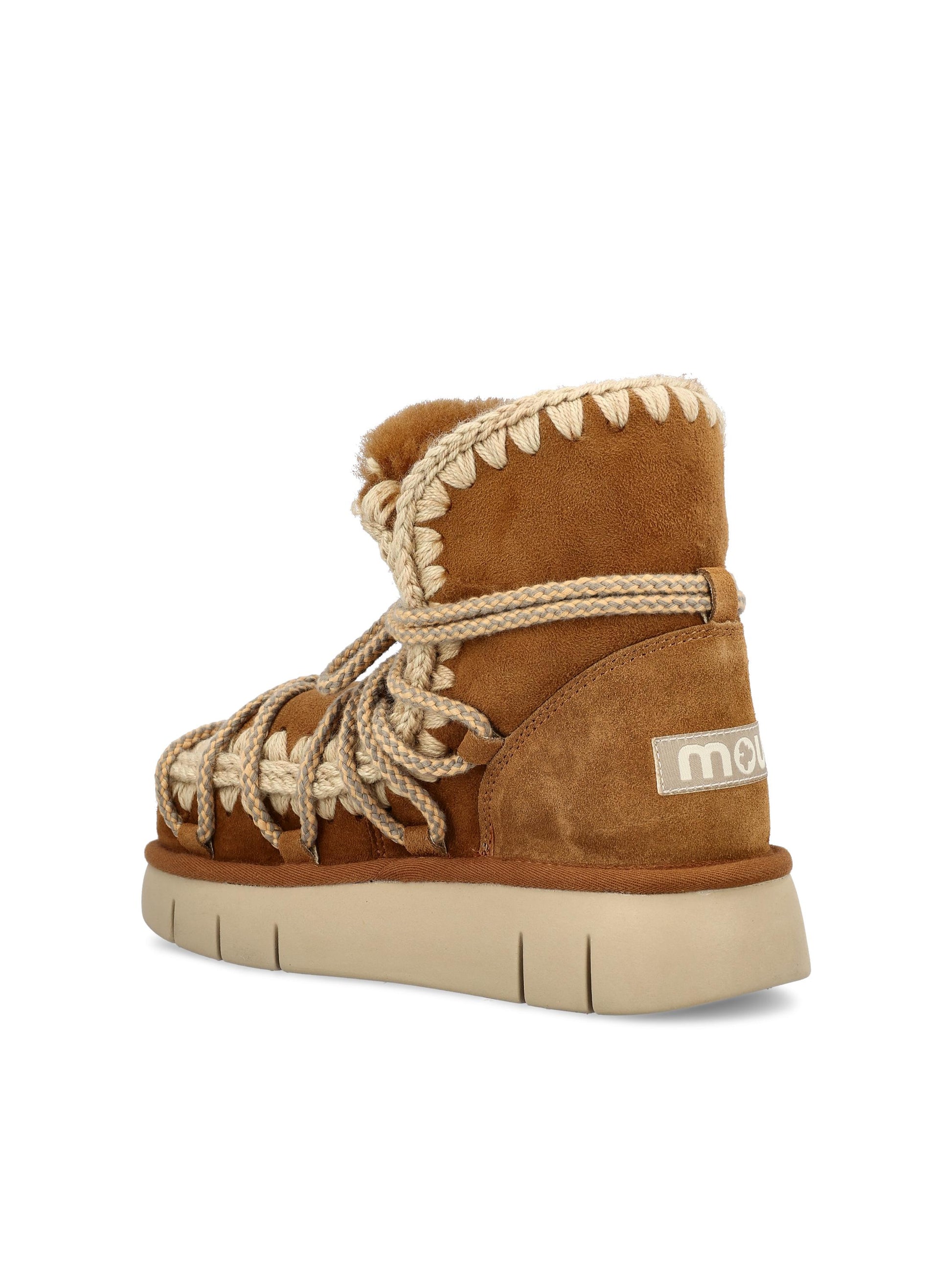 Stivale realizzato a mano in pelle di montone. FW531024A COG MOU 