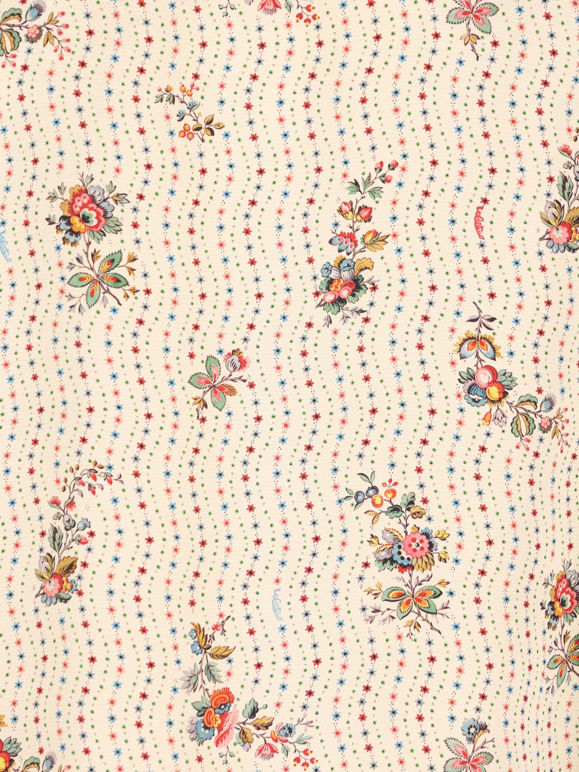 Camicia realizzata in seta. 8V3AA111B9G ZC9 VALENTINO GARAVANI 