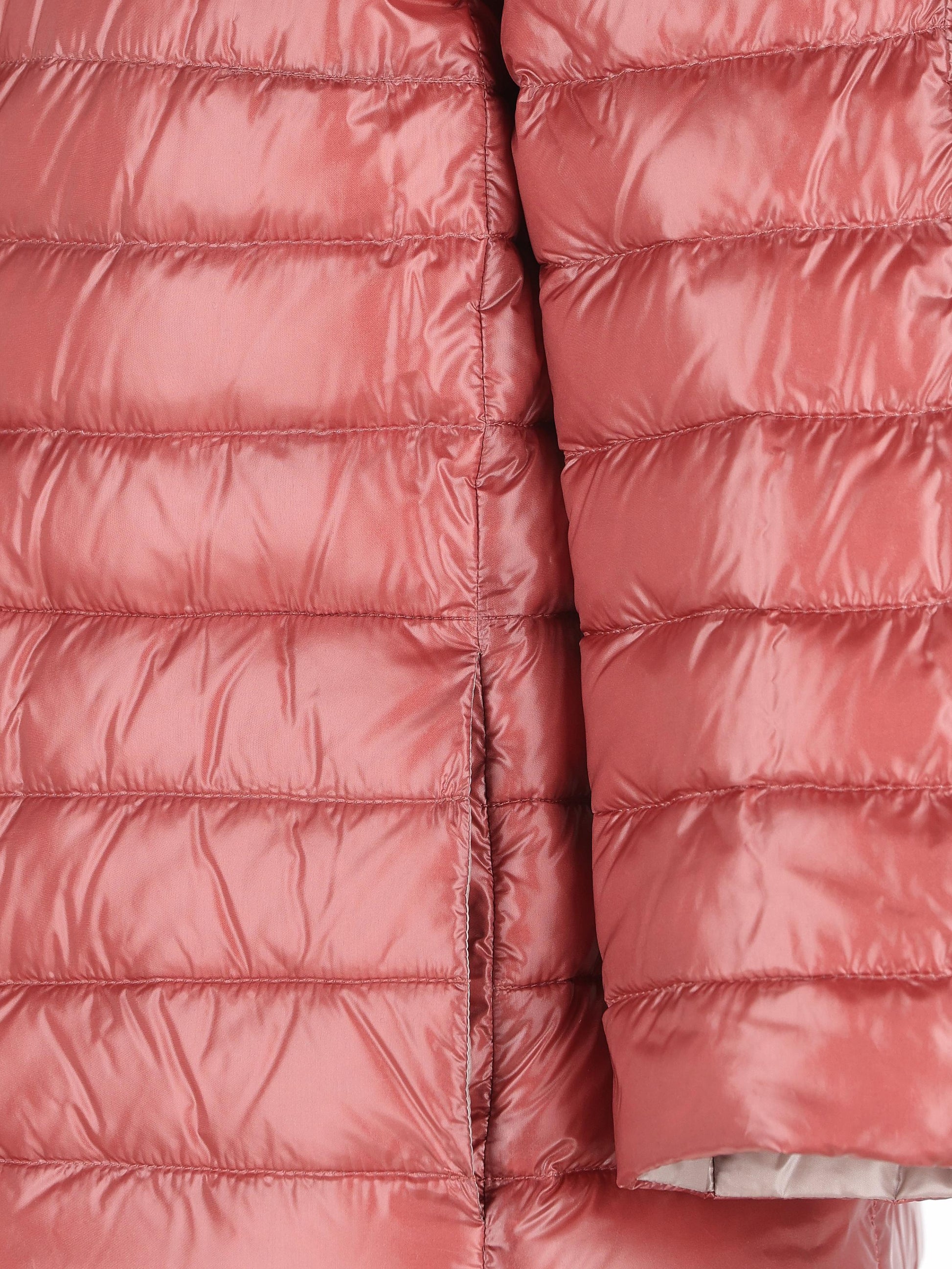 Piumino realizzato in poliammide. PI0769D 12017Z4140 HERNO 