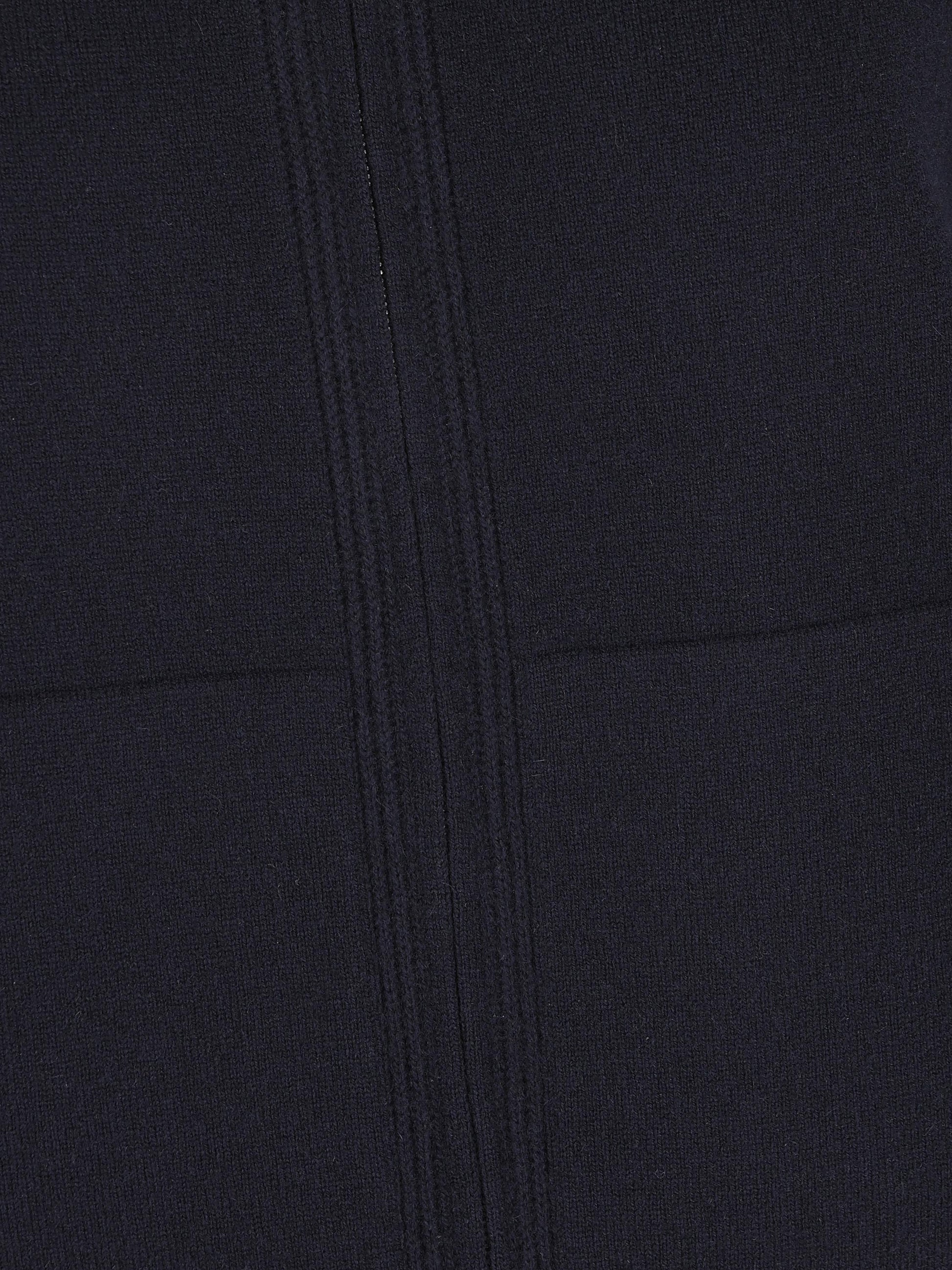 Maglia realizzata in baby cashmere. FAP0176 W000 LORO PIANA 