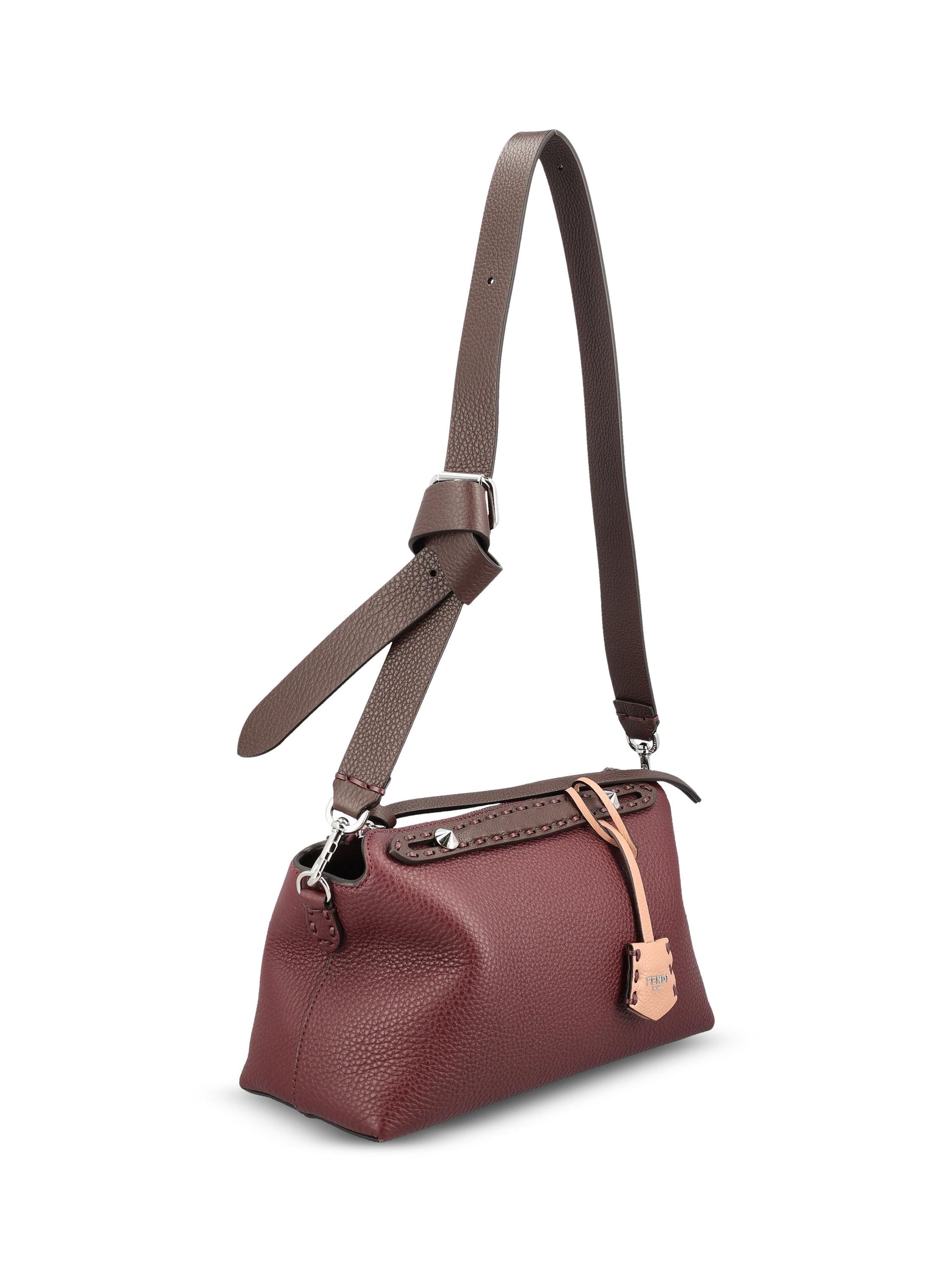 Borsa realizzata in pelle. 8BL155 AVTCF1UR6 FENDI 