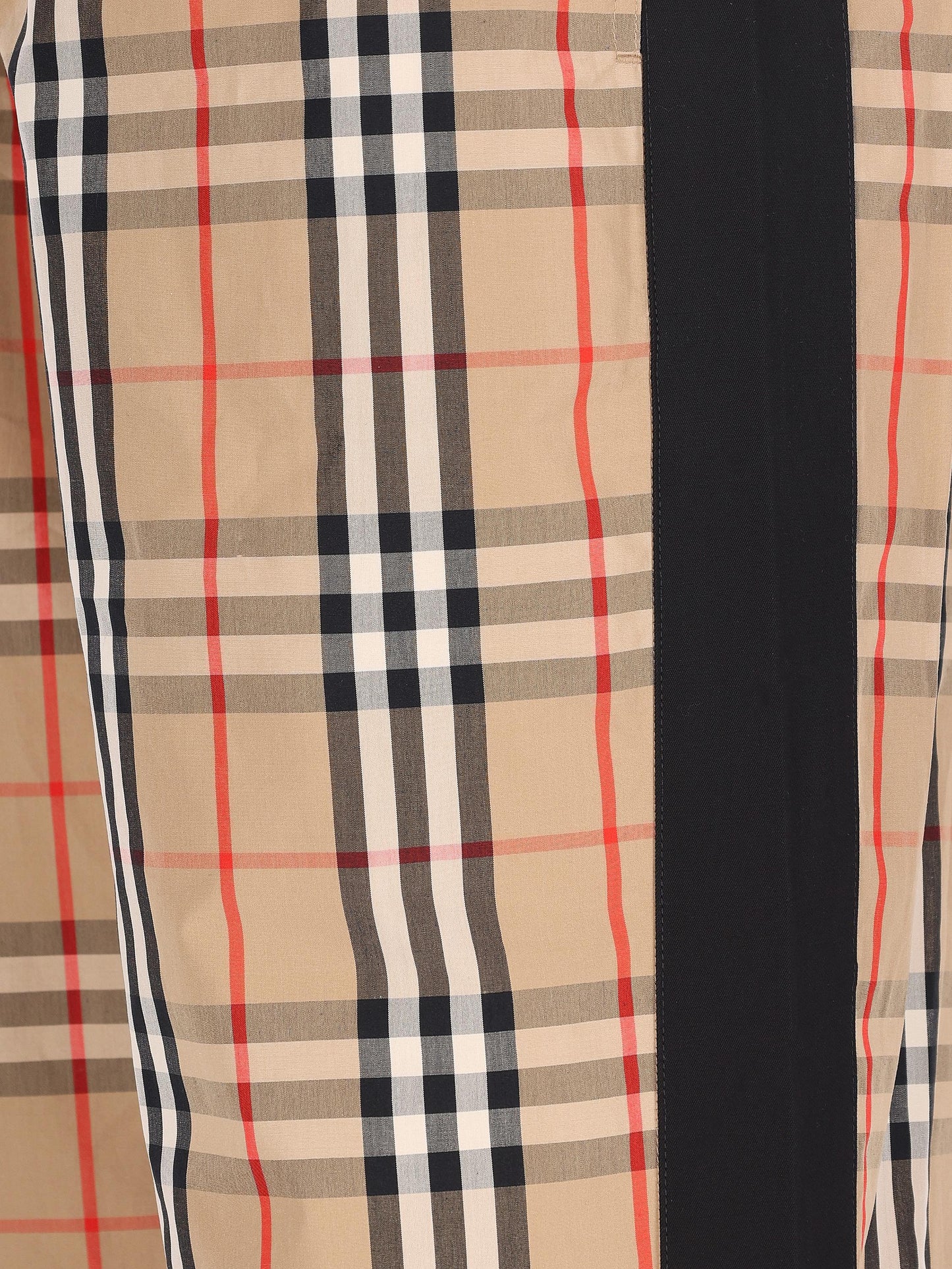 Pantaloni realizzati in cotone. 8111874 A7028 BURBERRY 