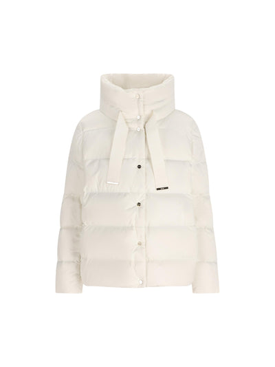 Cappa realizzata in poliestere. PI001936D 12170Z1000 HERNO 