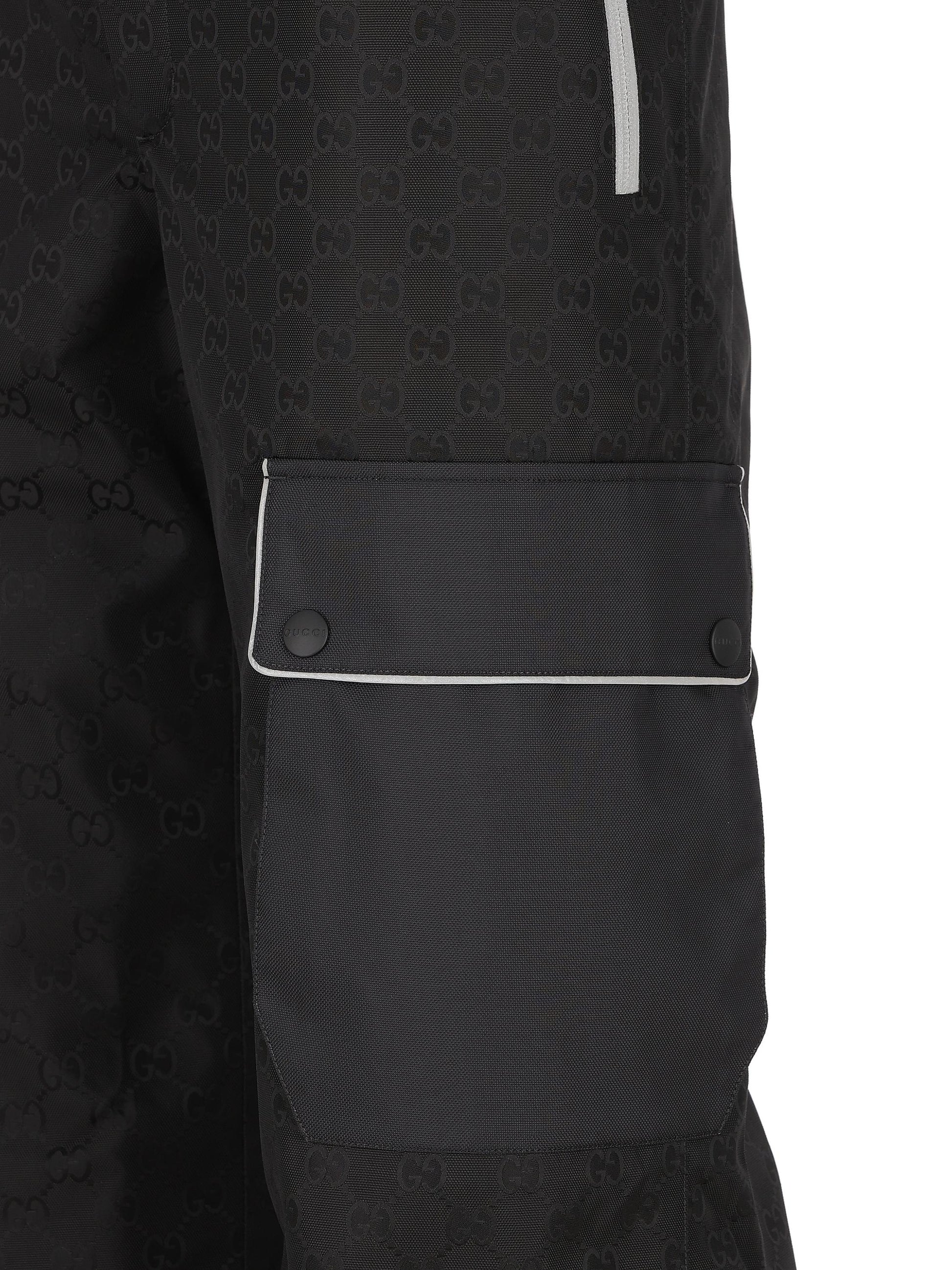 Pantalone realizzato in tessuto tecnico. 837770 ZATL71000 GUCCI 