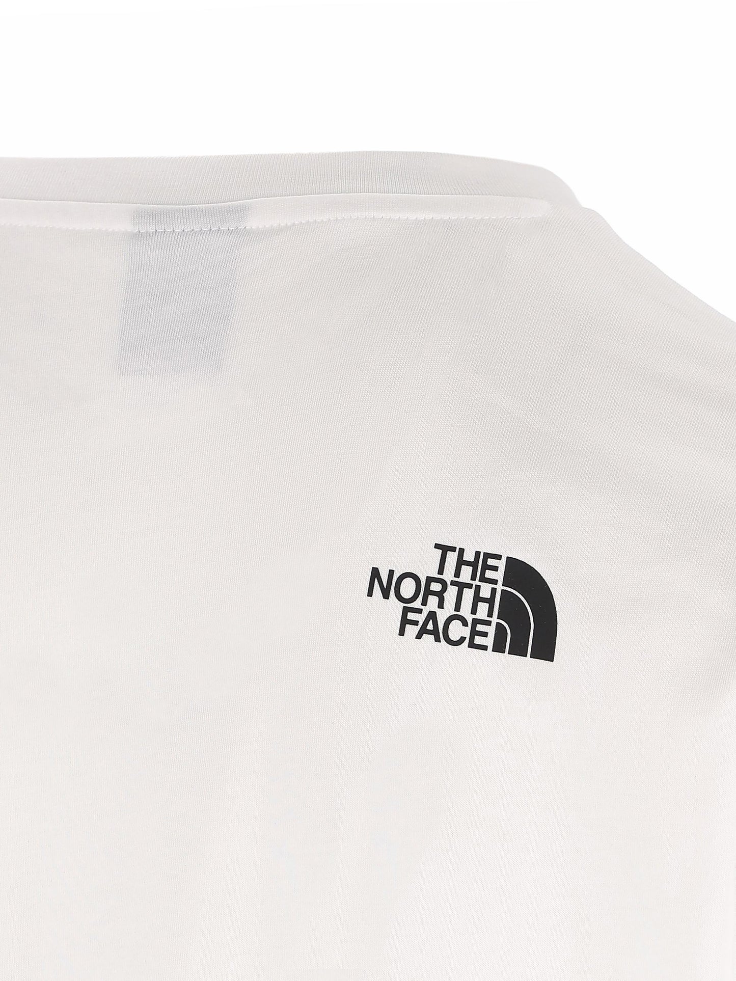 T-Shirt realizzata in cotone e poliestere. NF0A8A6M FN41 THE NORTH FACE 