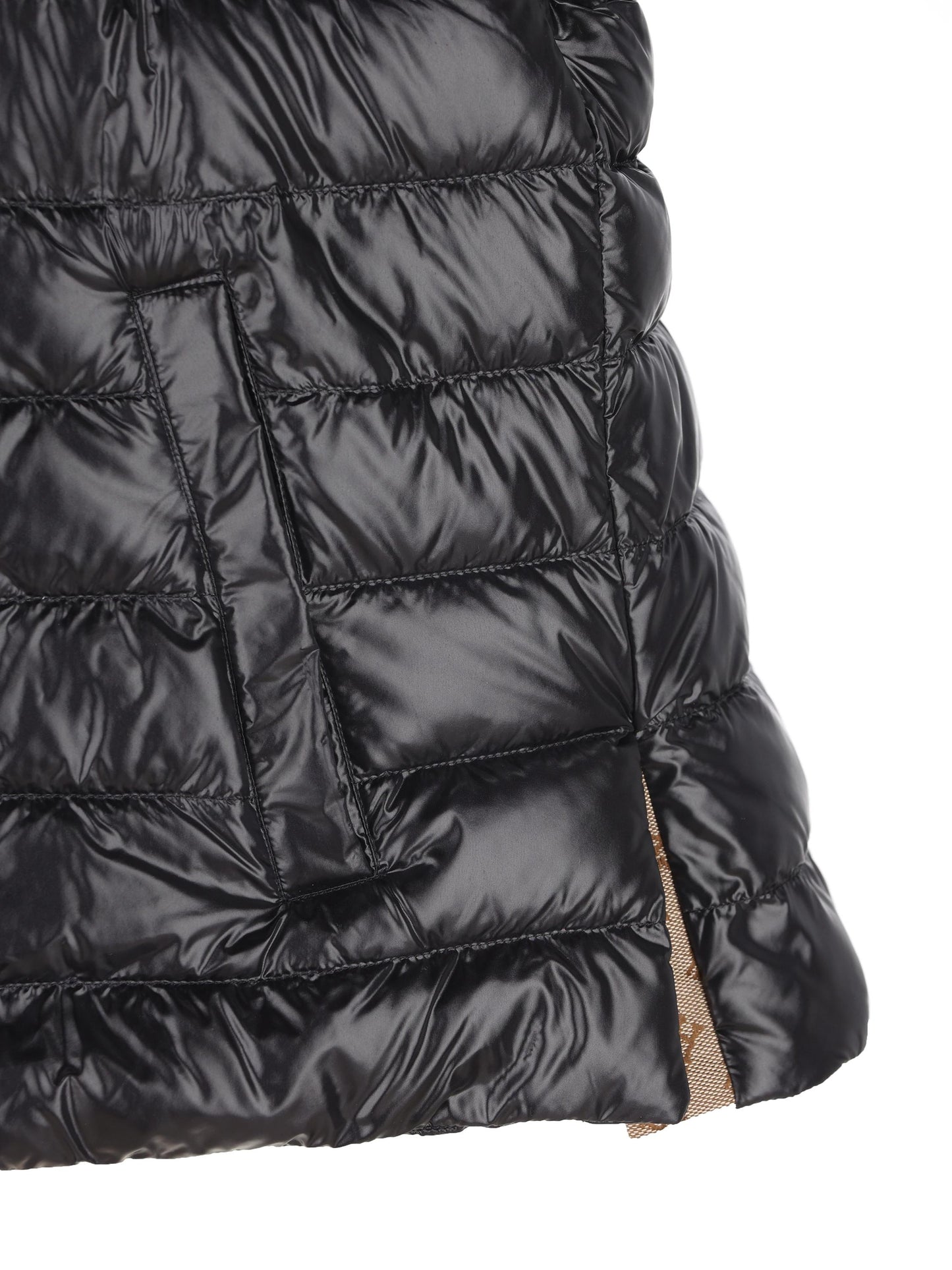 Smanicato realizzato in nylon. PI002217D 12017Z9300 HERNO 