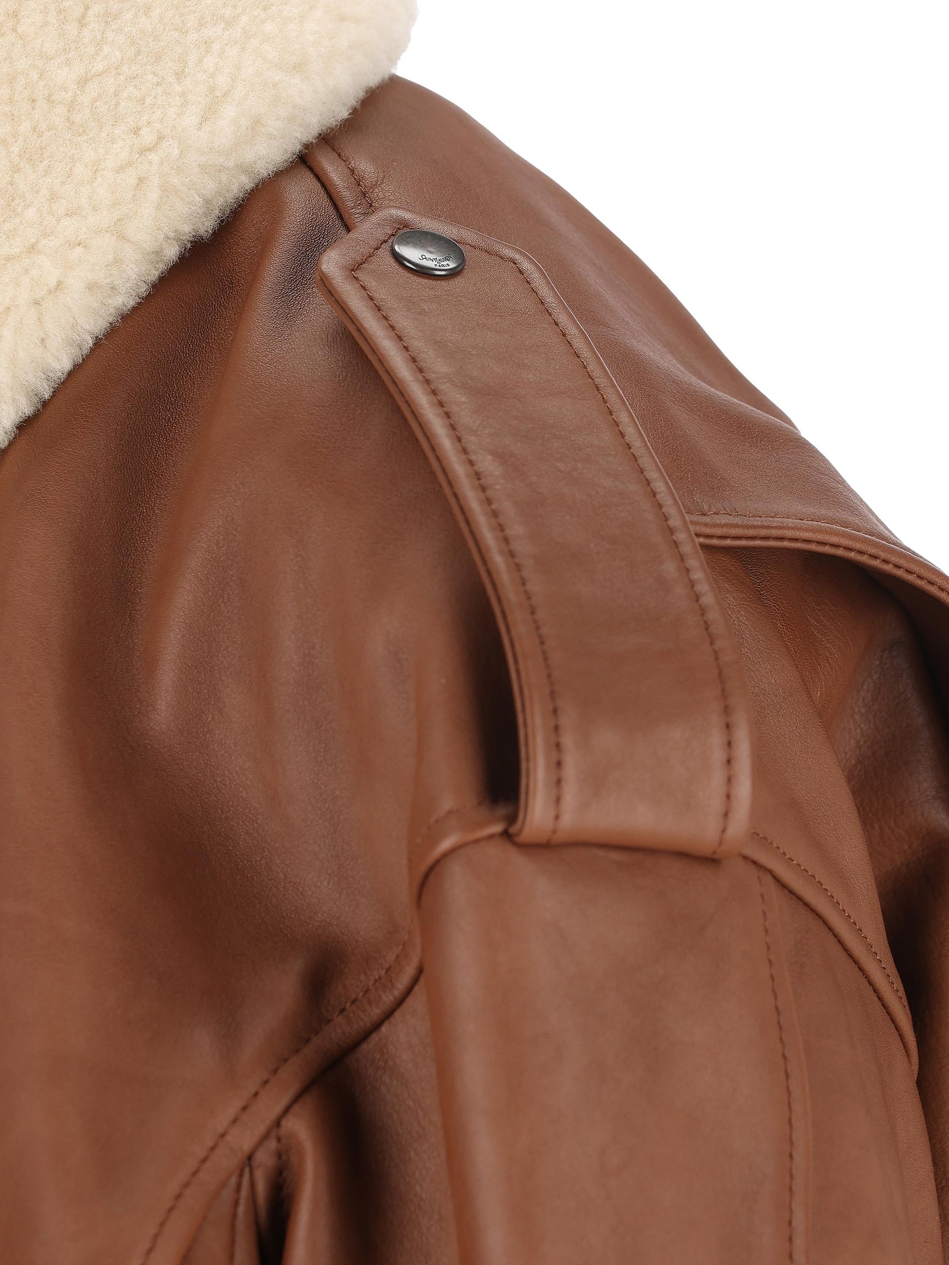 Bomber realizzato in pelle di vitello. 843525 YCTE22146 SAINT LAURENT 