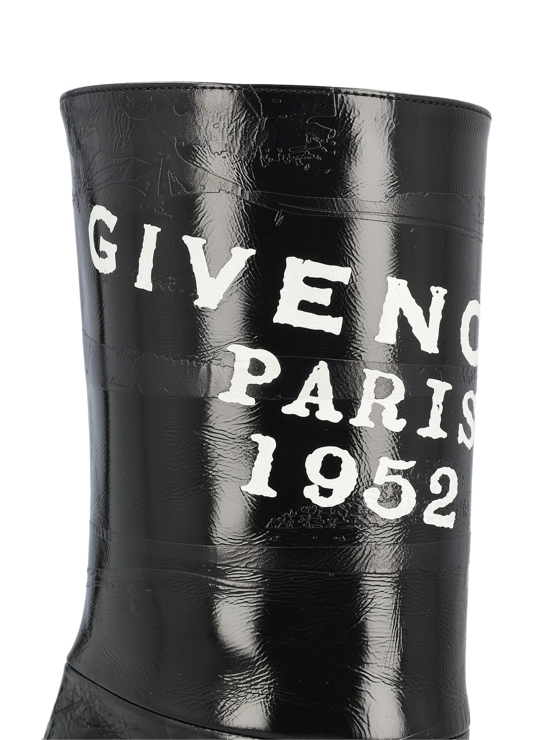 Stivaletti realizzati in pelle. BE605FE2FQ 001 GIVENCHY 