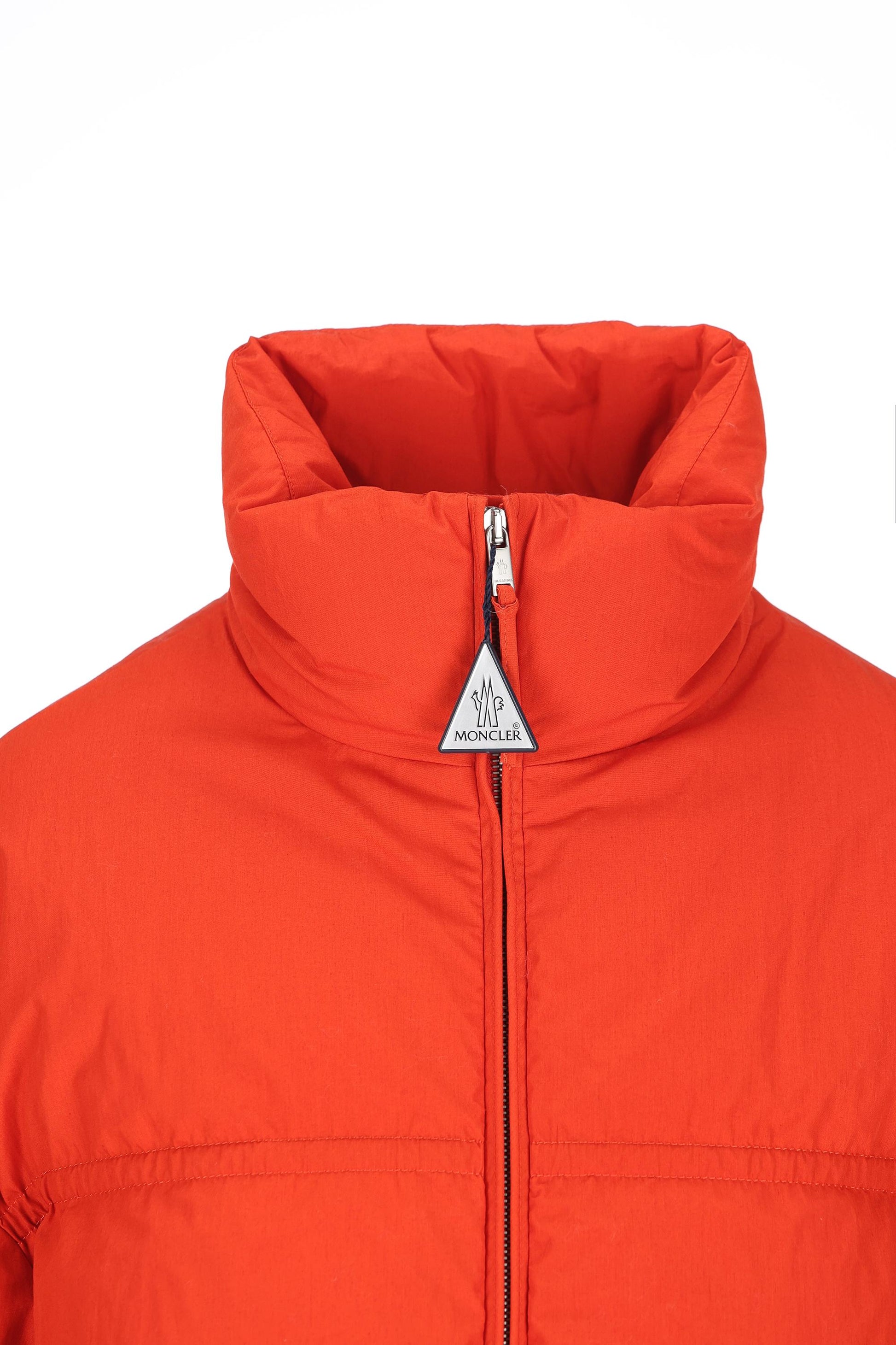 Piumino realizzato in cotone. W1A00018 M6390570 MONCLER - JIL SANDER 