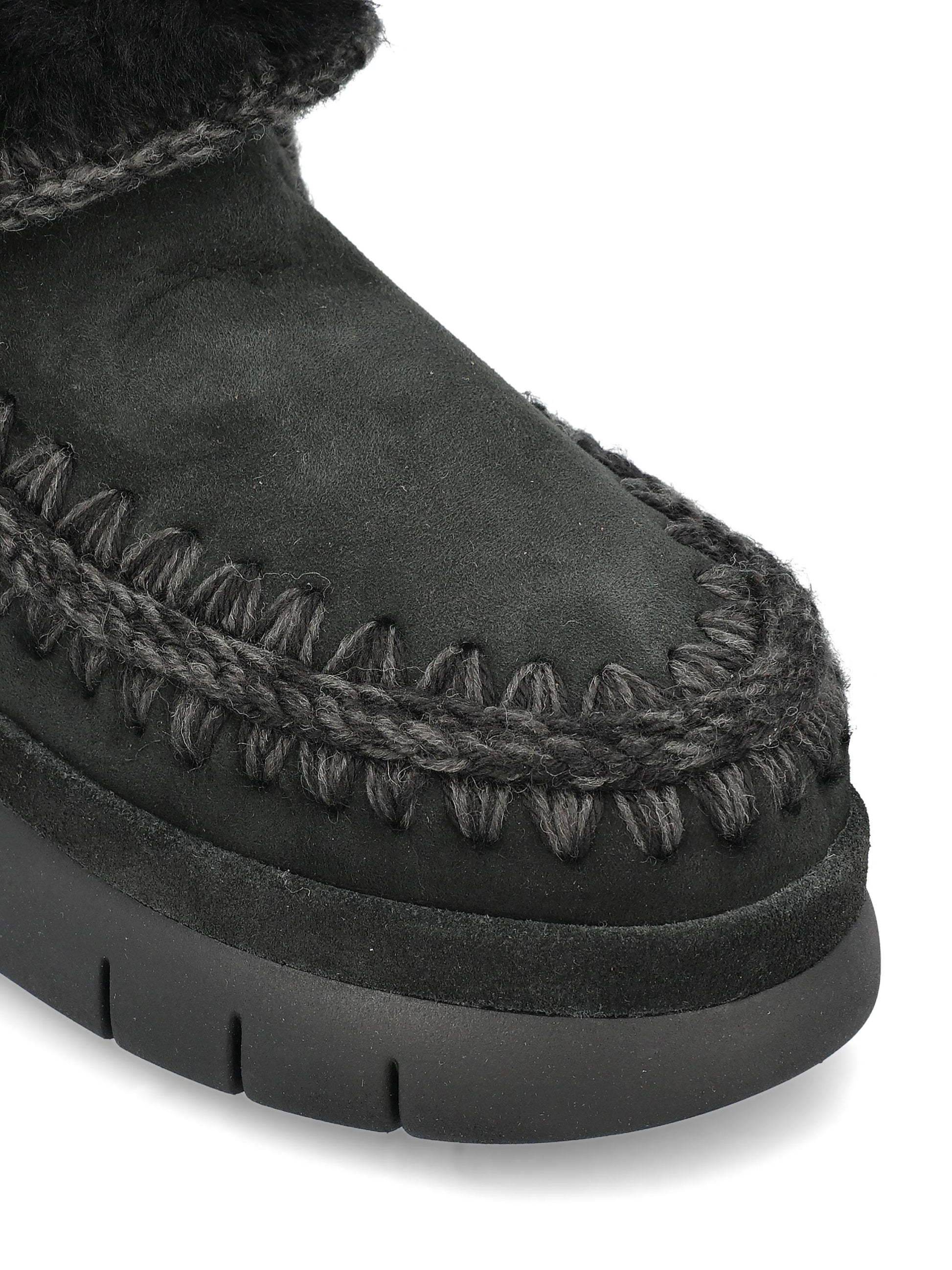 Sneakers realizzate in suede. FW751000A BKB MOU 