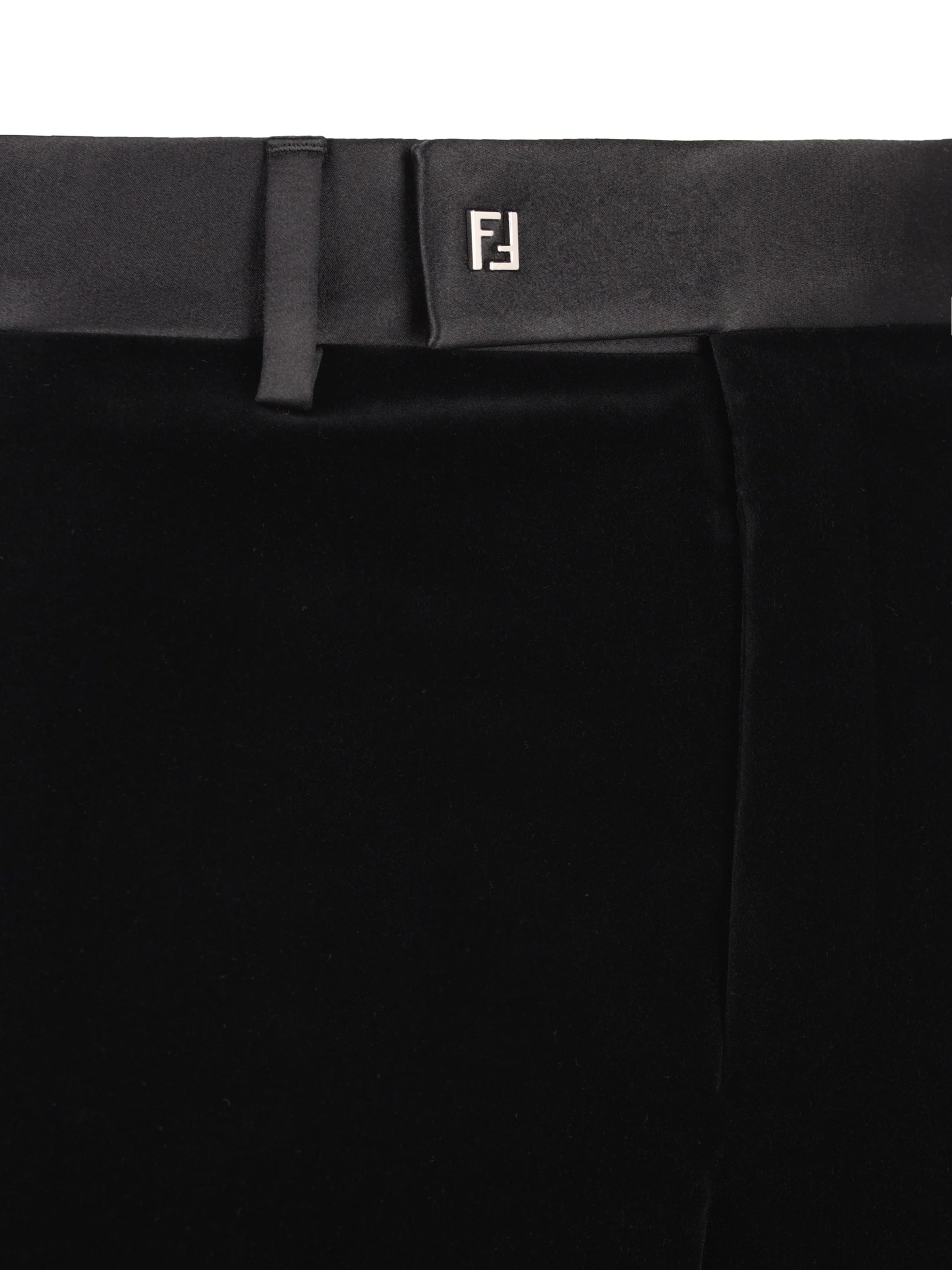 Pantaloni realizzati in velluto. FB1089 AVY1F0QA1 FENDI 