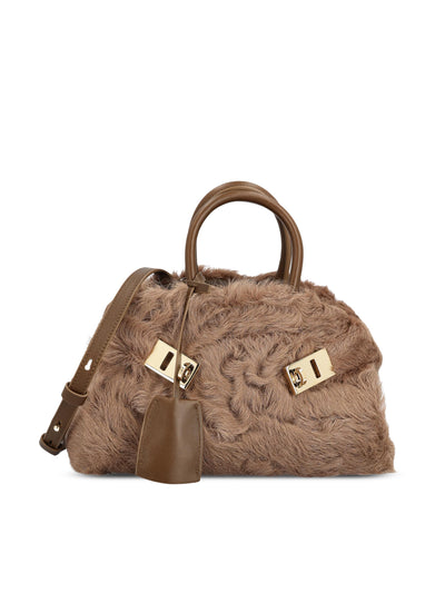 Borsa realizzata in shearling di capretto e vitello. 21A451 787980002 SALVATORE FERRAGAMO 