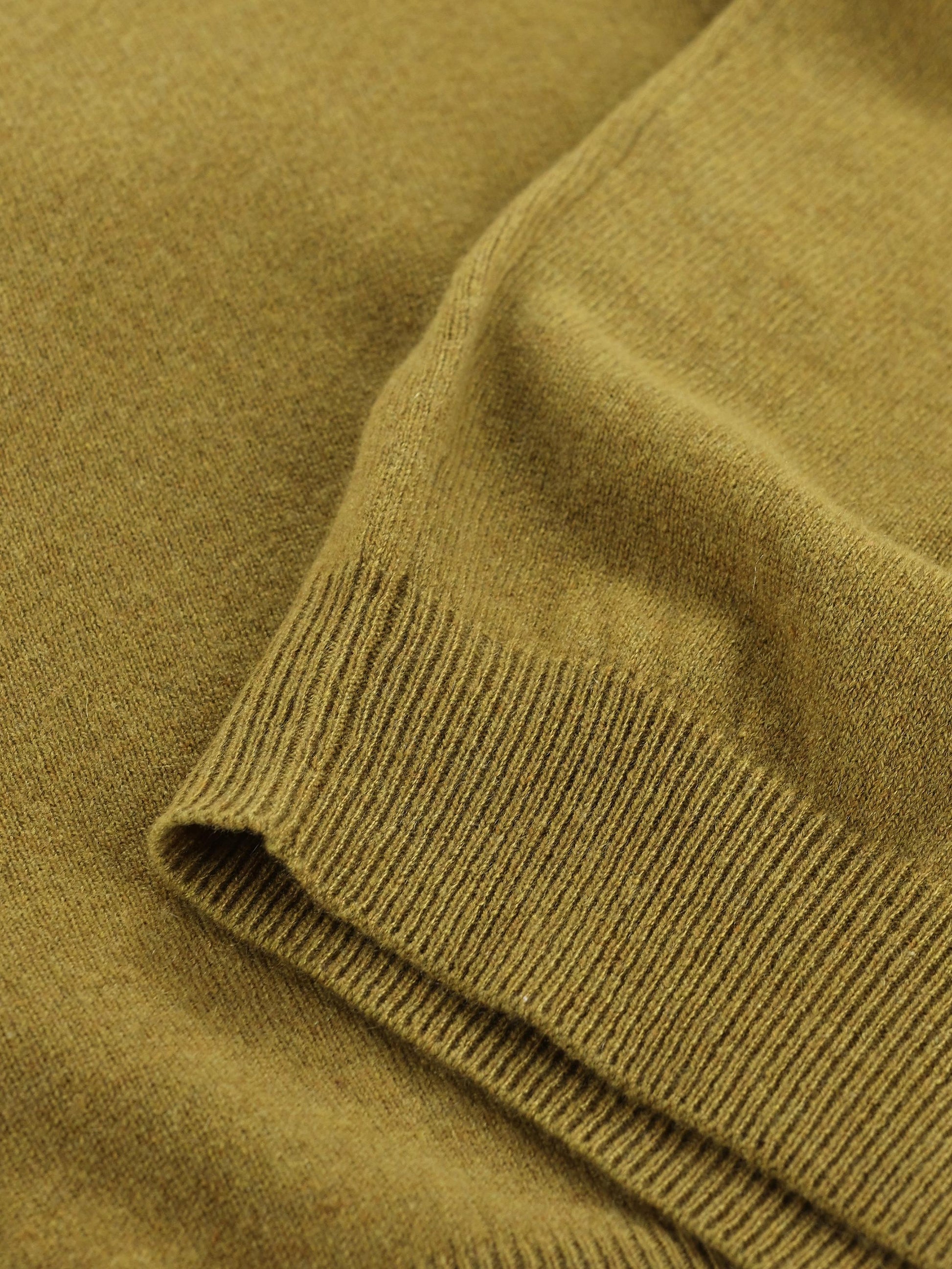 Maglia realizzata in cashmere. 859155 YALL23391 SAINT LAURENT 