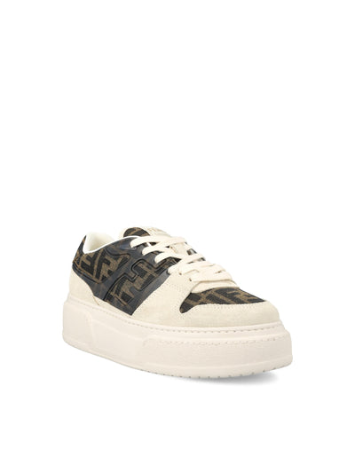 Sneakers realizzate in camoscio. 8E8572 AQ6IF1PYW FENDI 