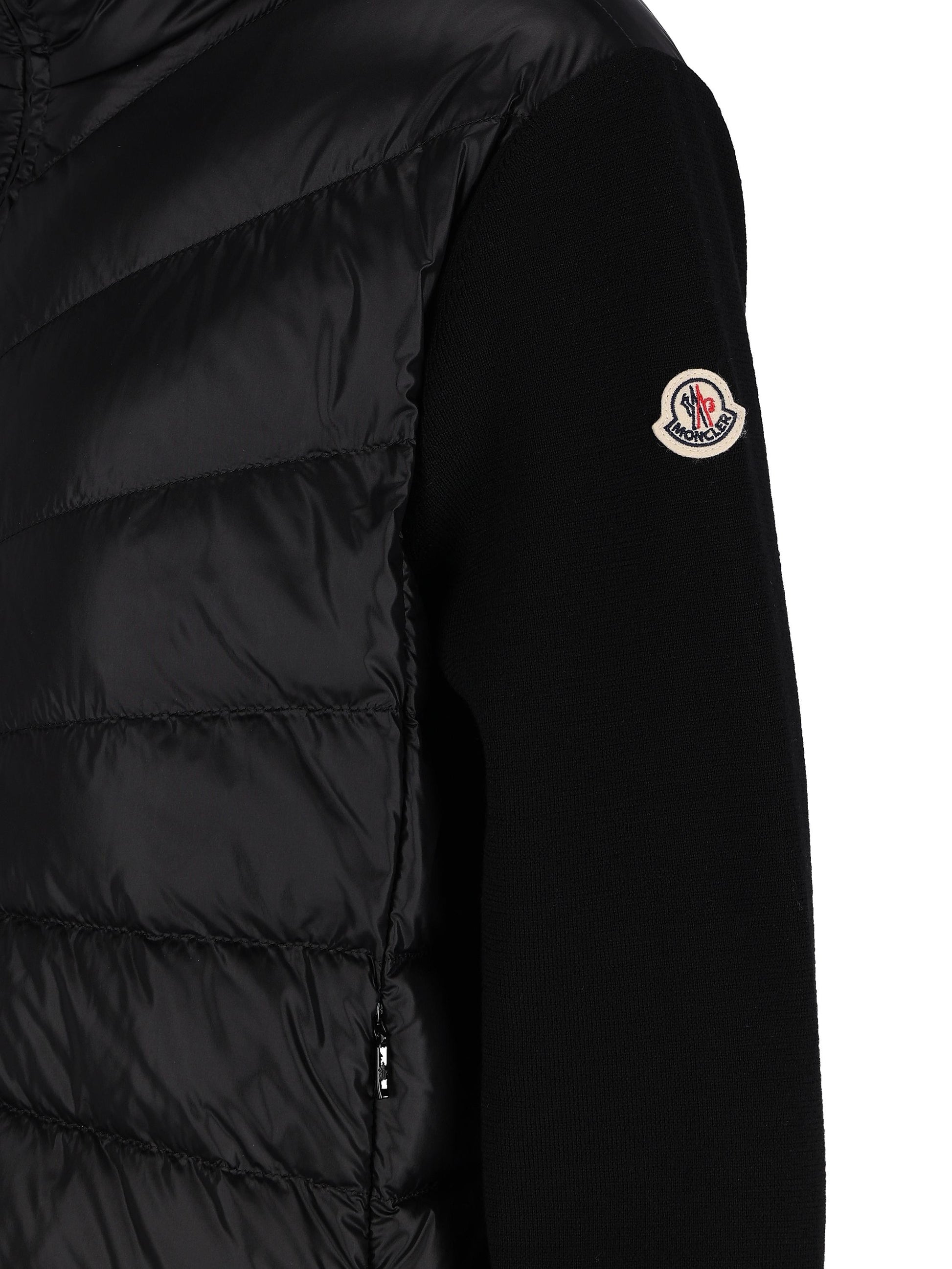 Cardigan in lana merino. W9B00024 M1131999 MONCLER 