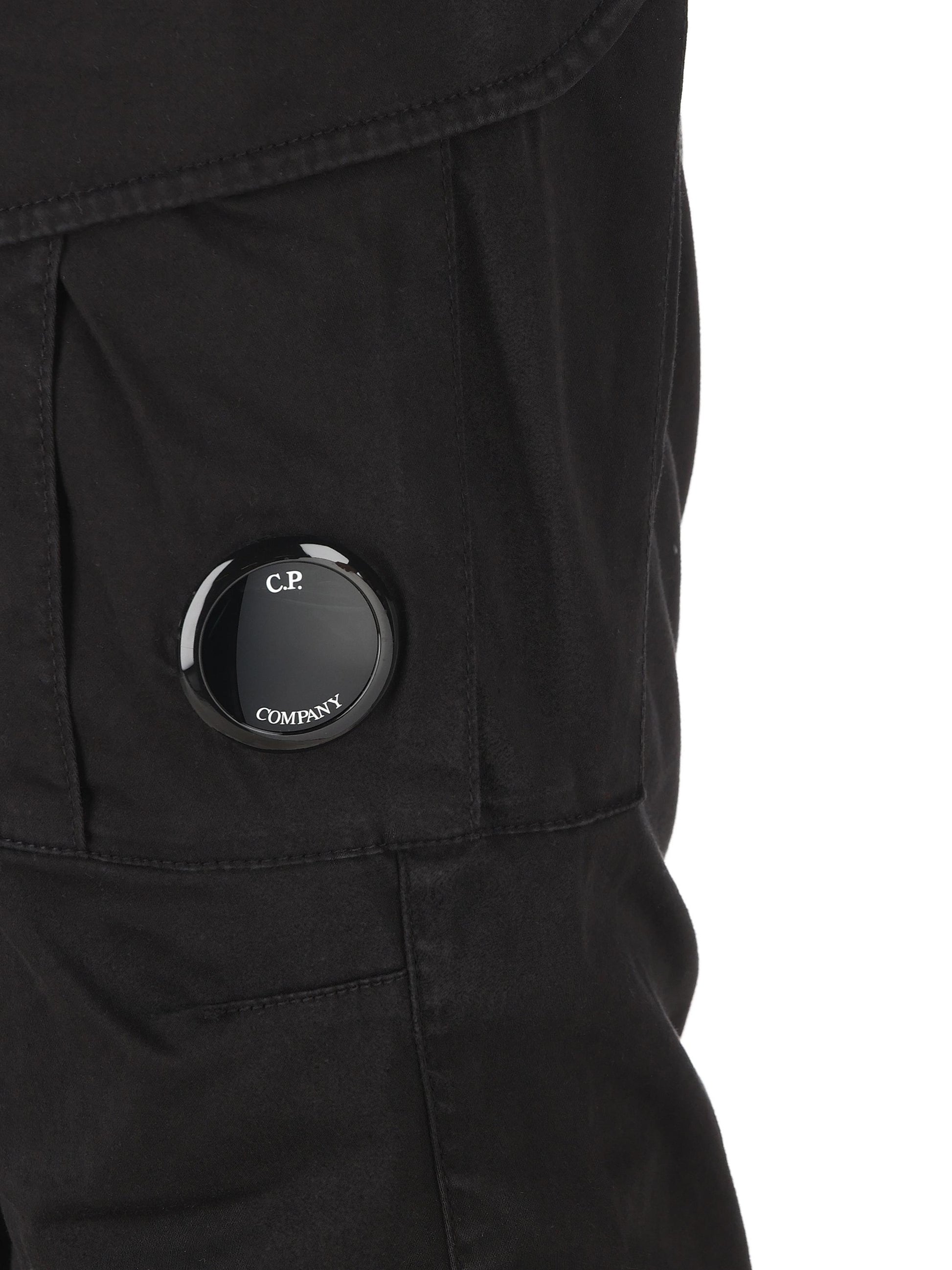 Pantaloni realizzati in cotone ed elastan. RSCMPA743A 005694G999 C.P COMPANY 