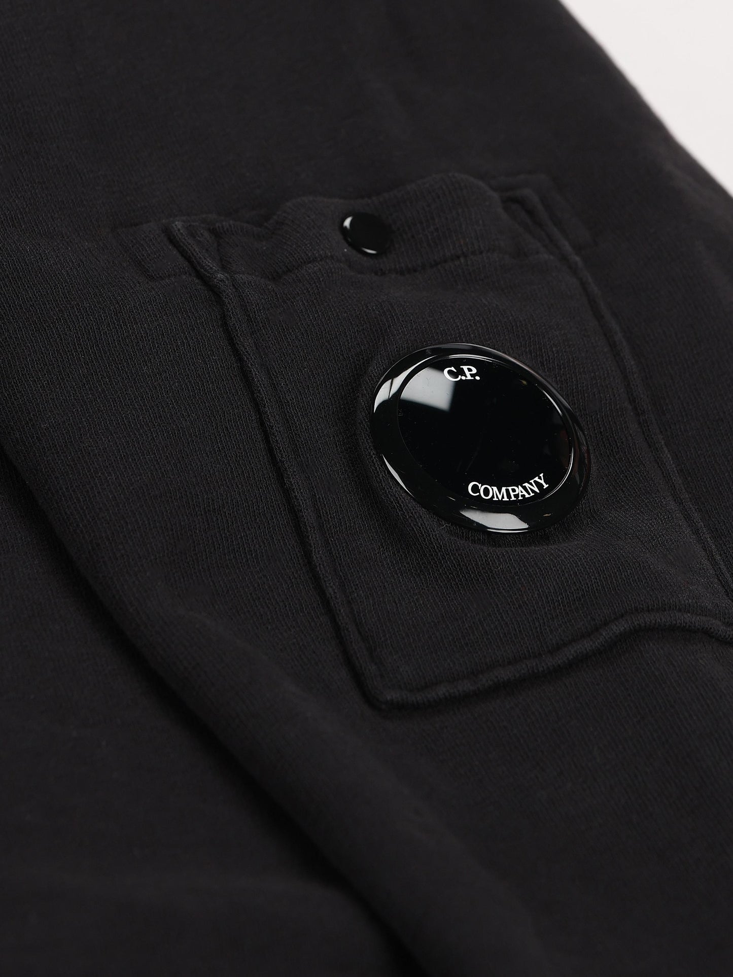 Maglia realizzata in cotone. 20CMSS207A 110337O999 C.P COMPANY 